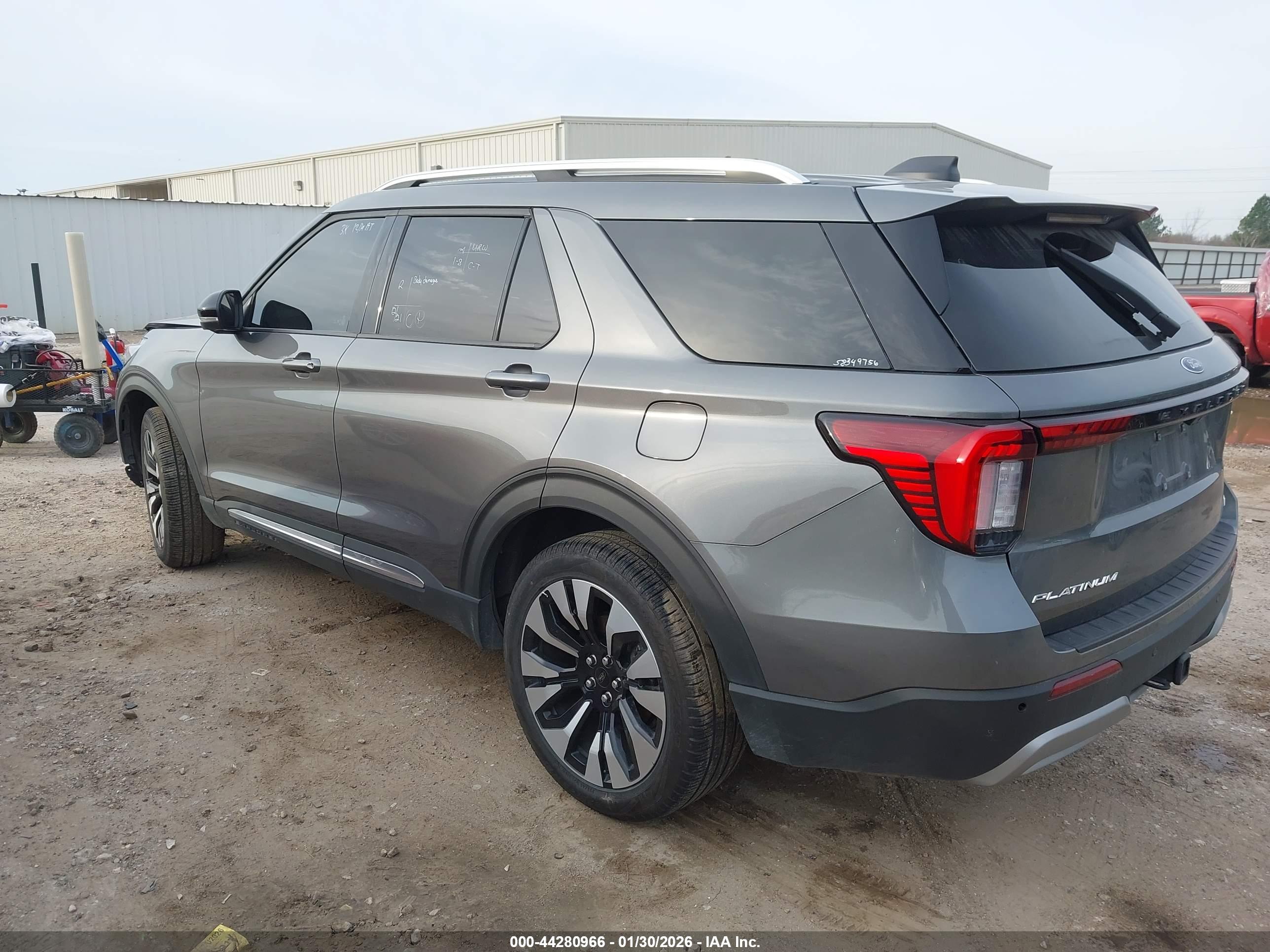 FORD EXPLORER image 3