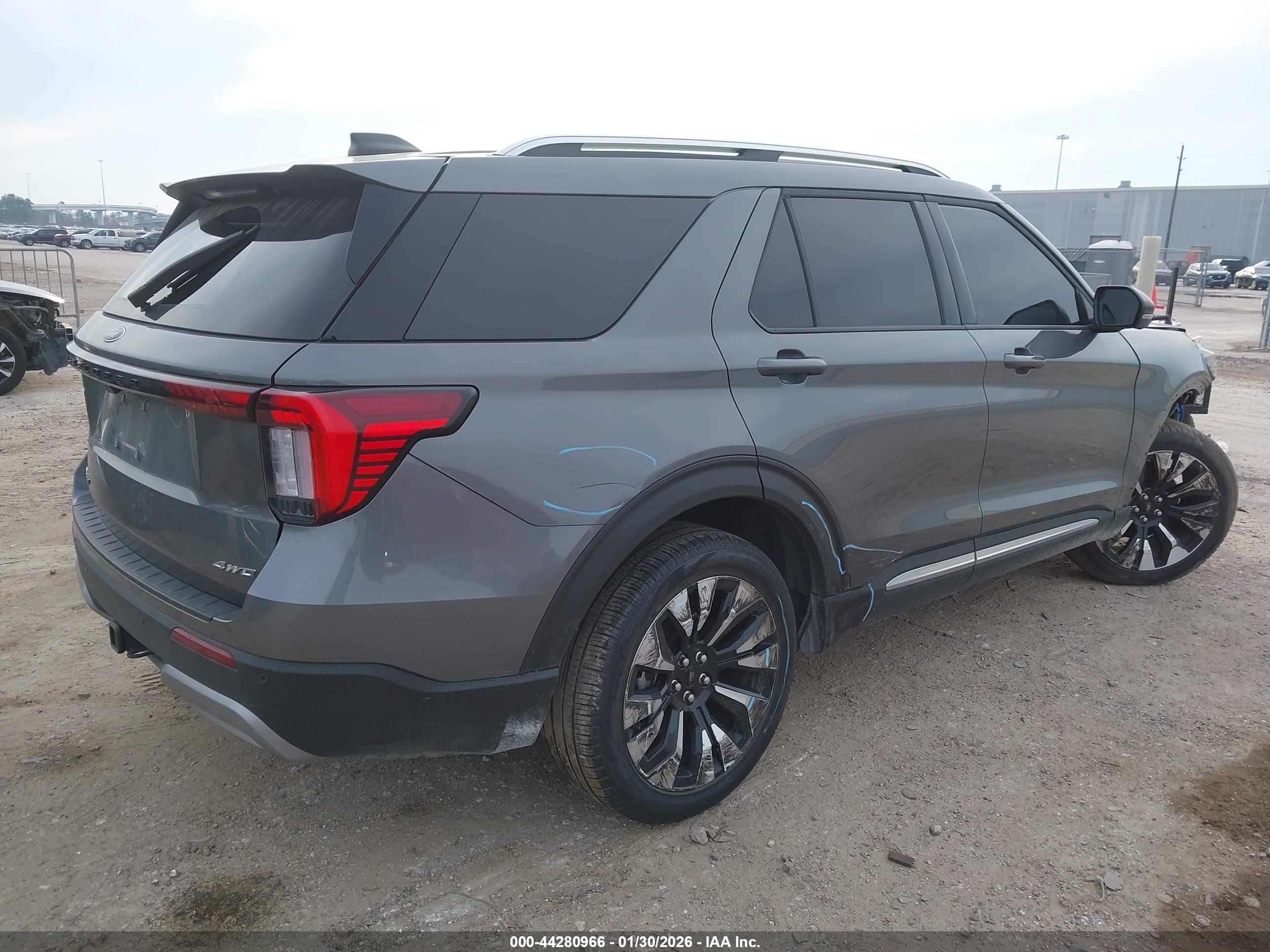 FORD EXPLORER image 4