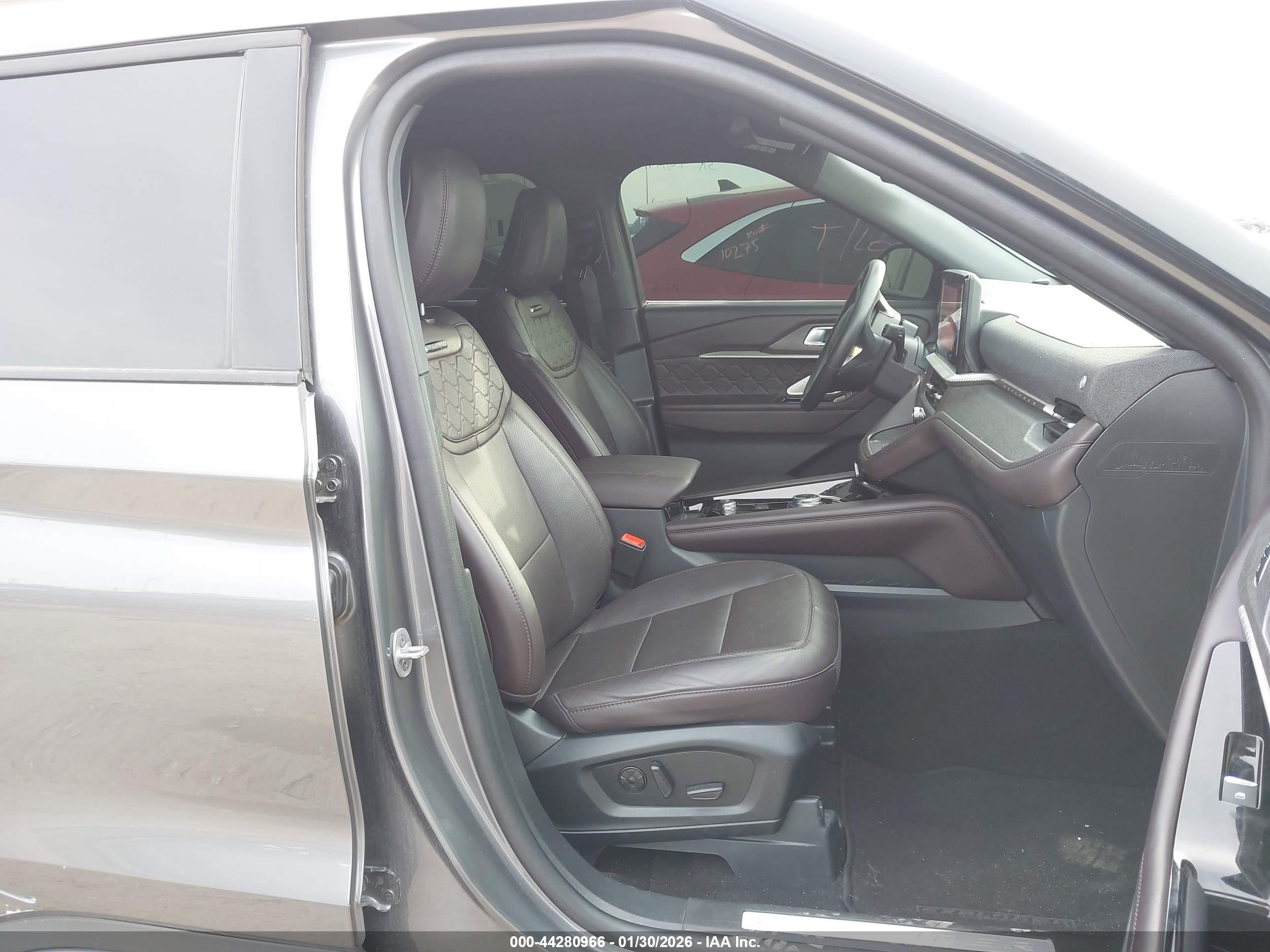 FORD EXPLORER image 5