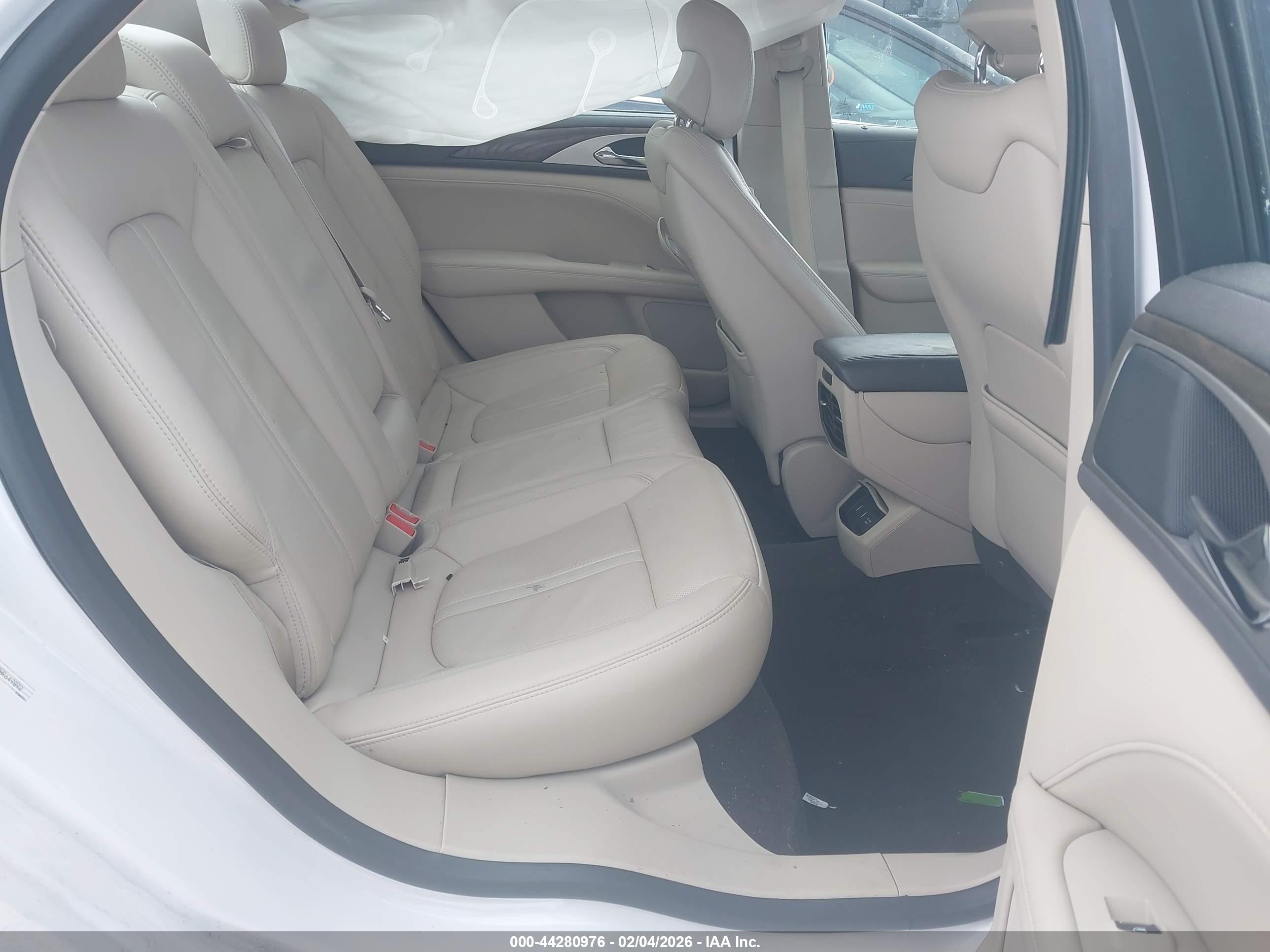 LINCOLN MKZ image 8