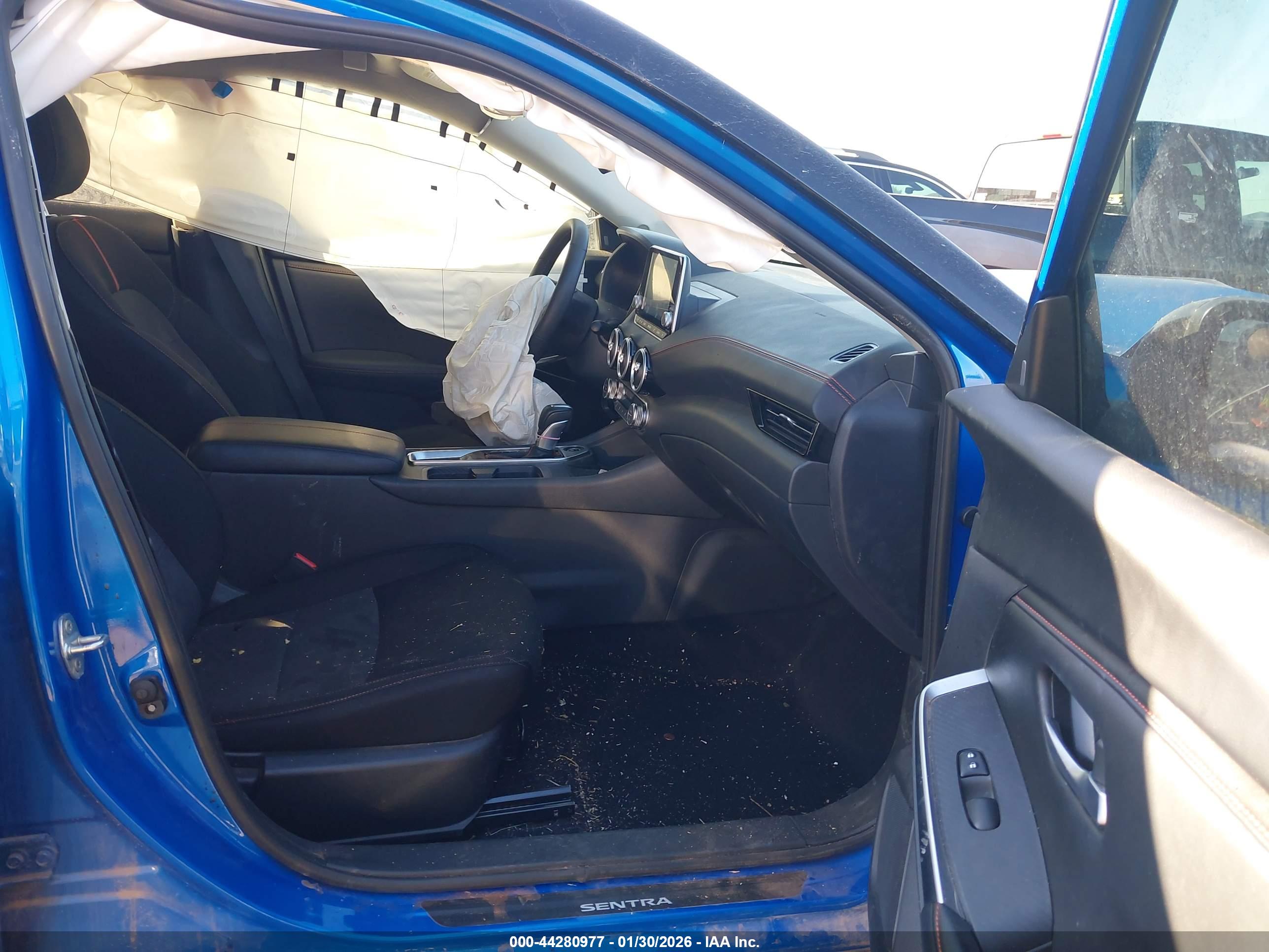 NISSAN SENTRA image 5