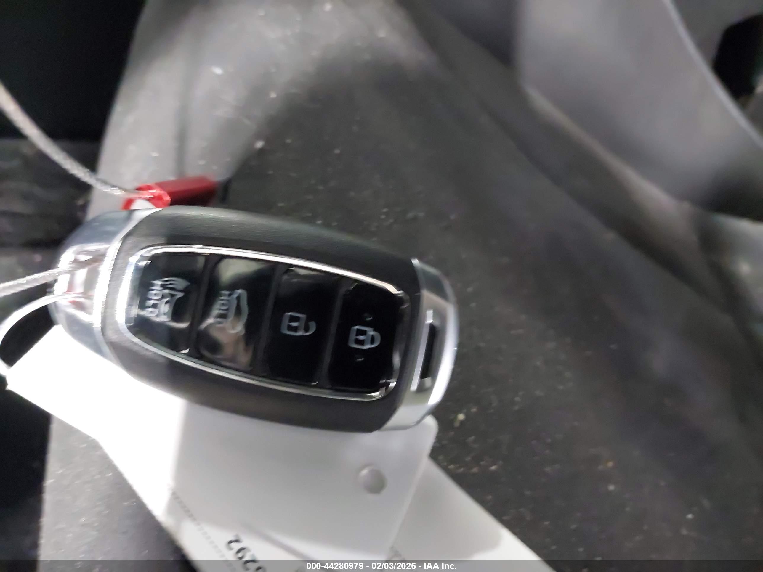 HYUNDAI ELANTRA image 11