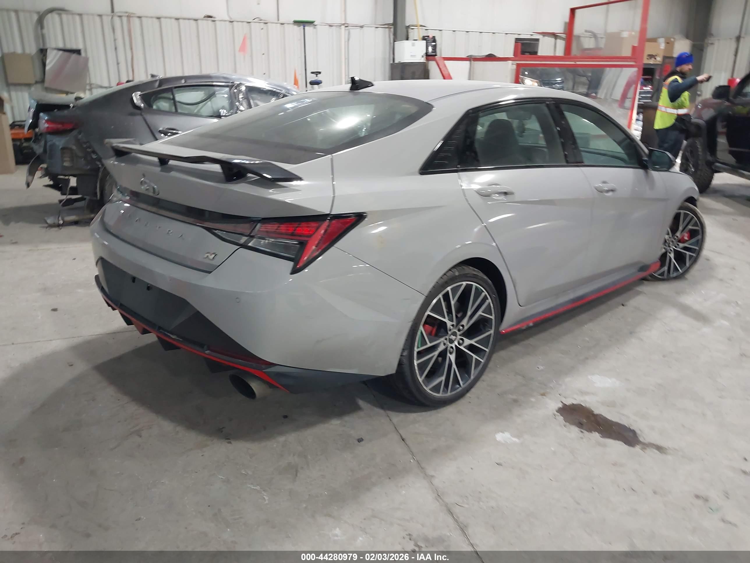 HYUNDAI ELANTRA image 4