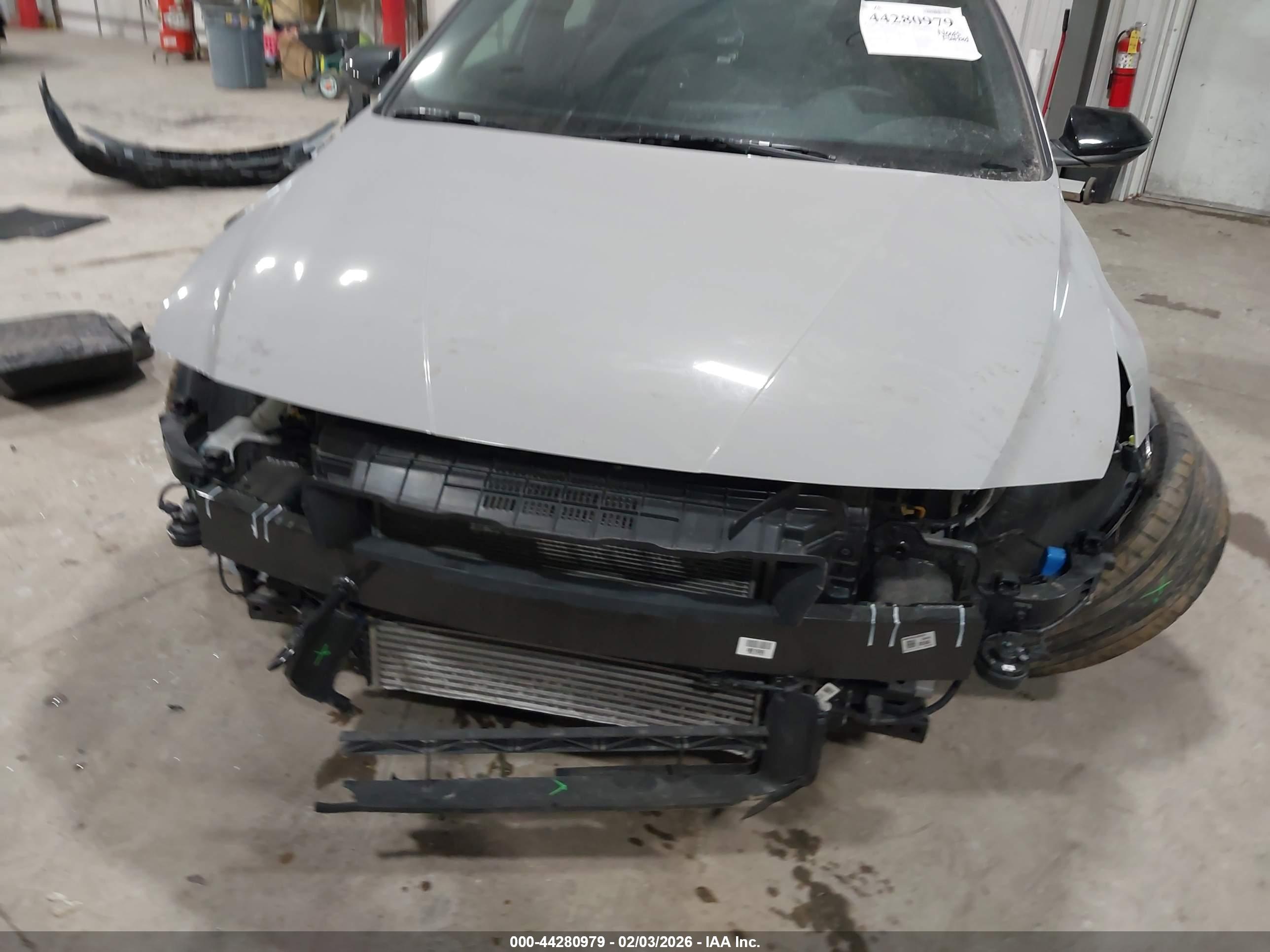 HYUNDAI ELANTRA image 6