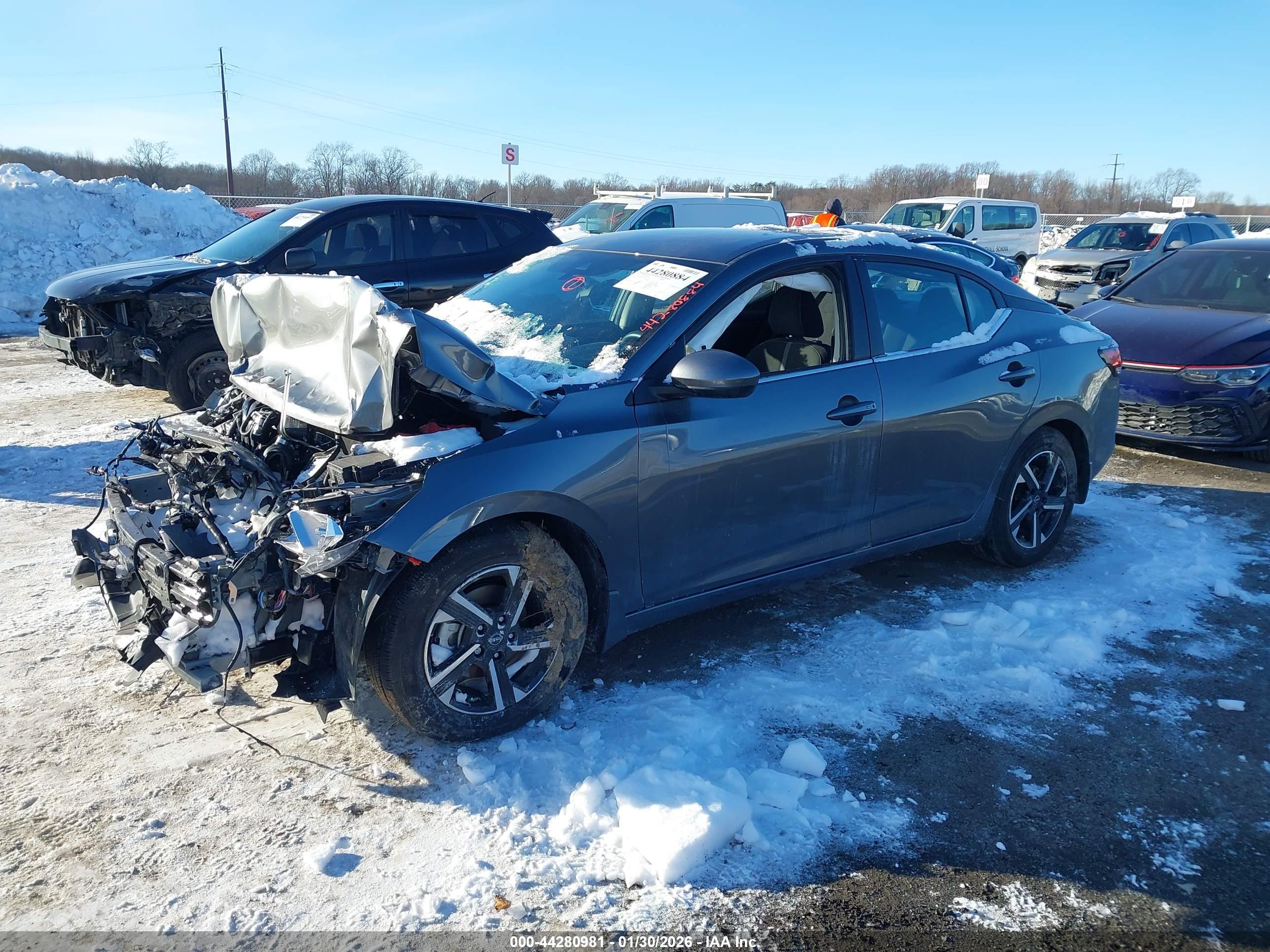 NISSAN SENTRA image 2