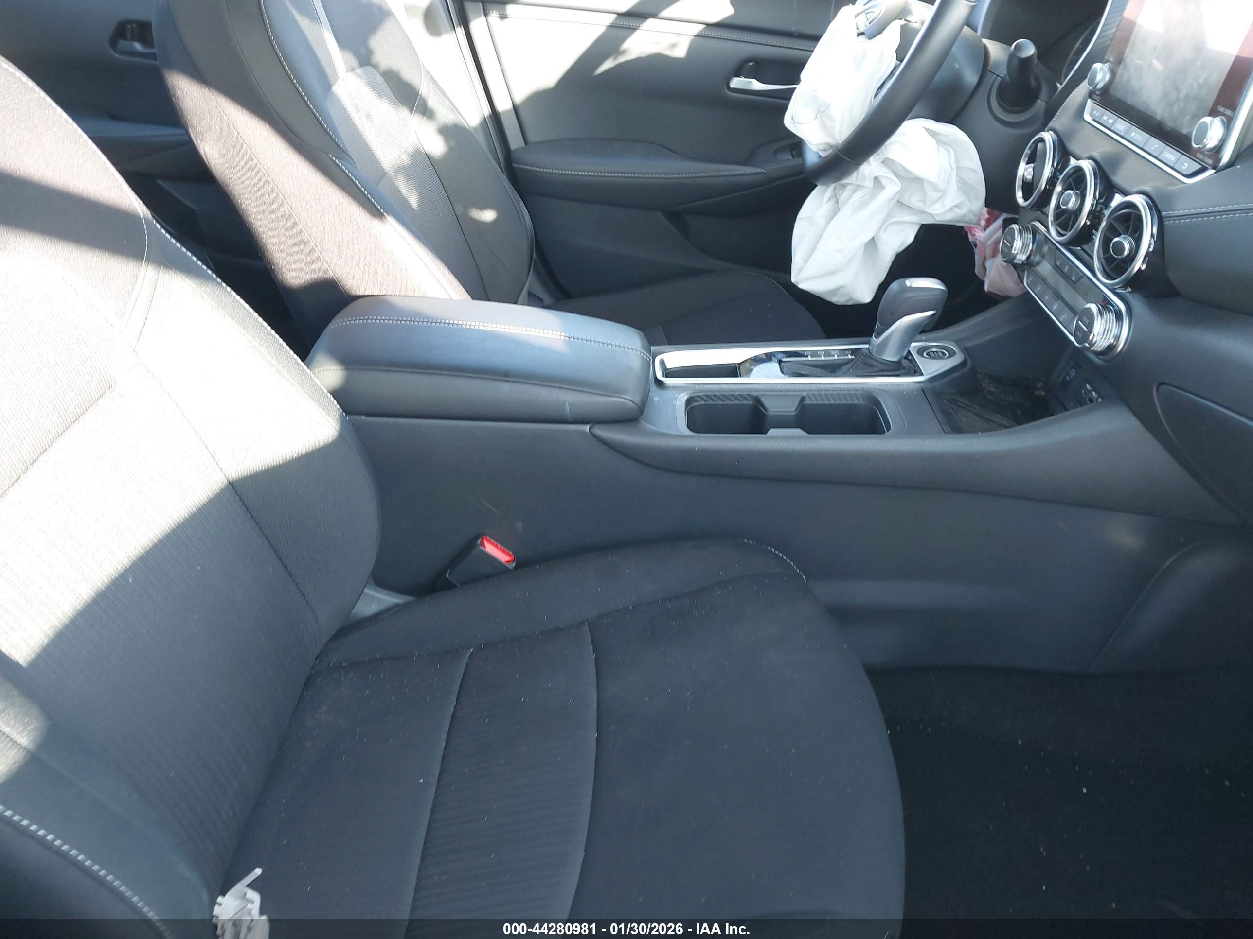 NISSAN SENTRA image 5