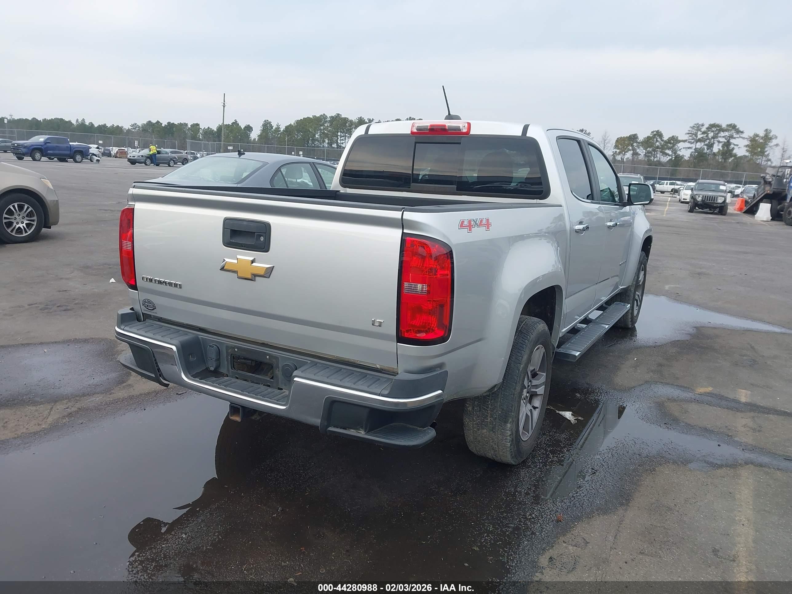 CHEVROLET COLORADO image 4