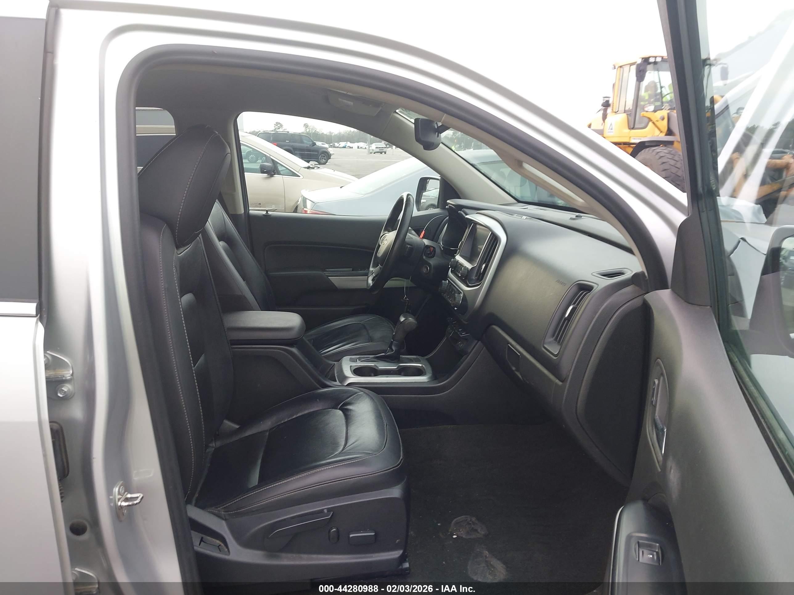 CHEVROLET COLORADO image 5