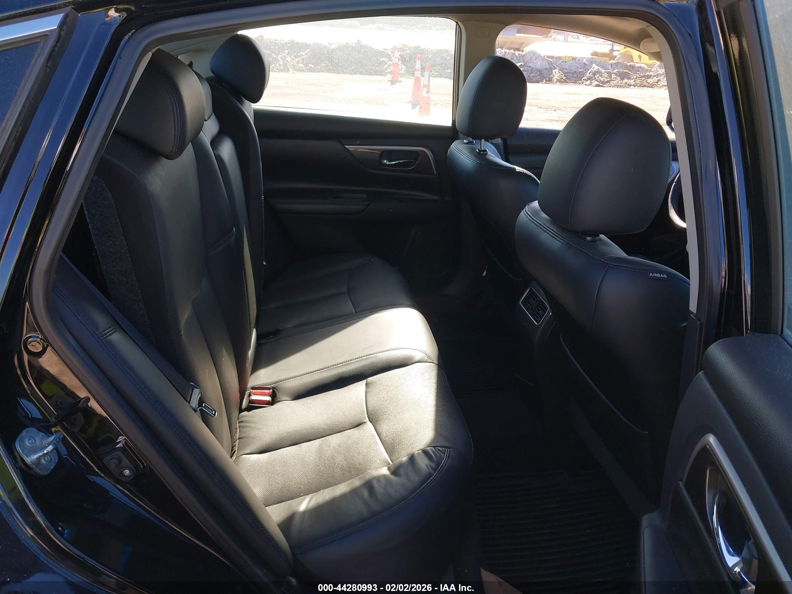 NISSAN ALTIMA image 8