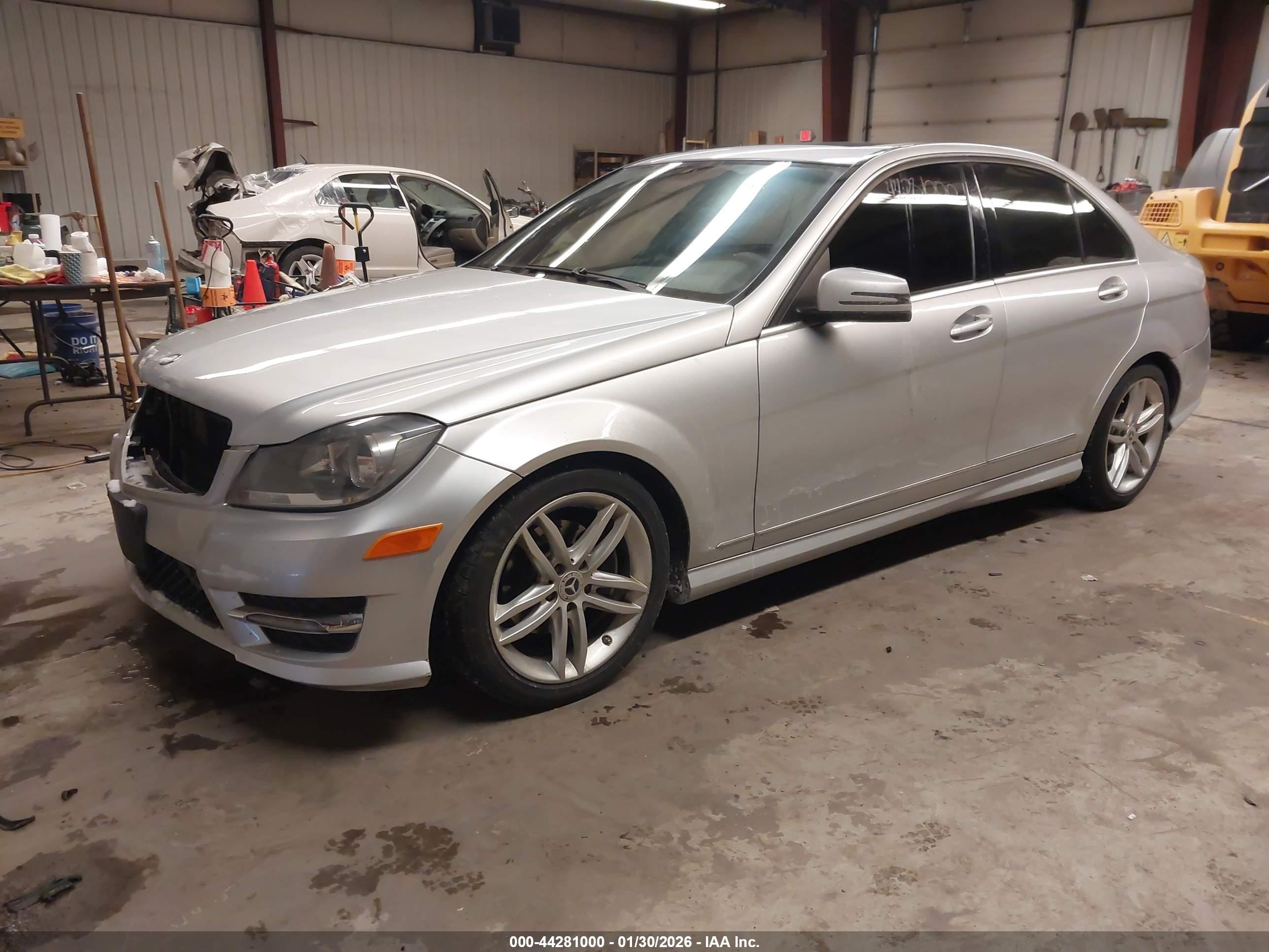 MERCEDES-BENZ C image 2