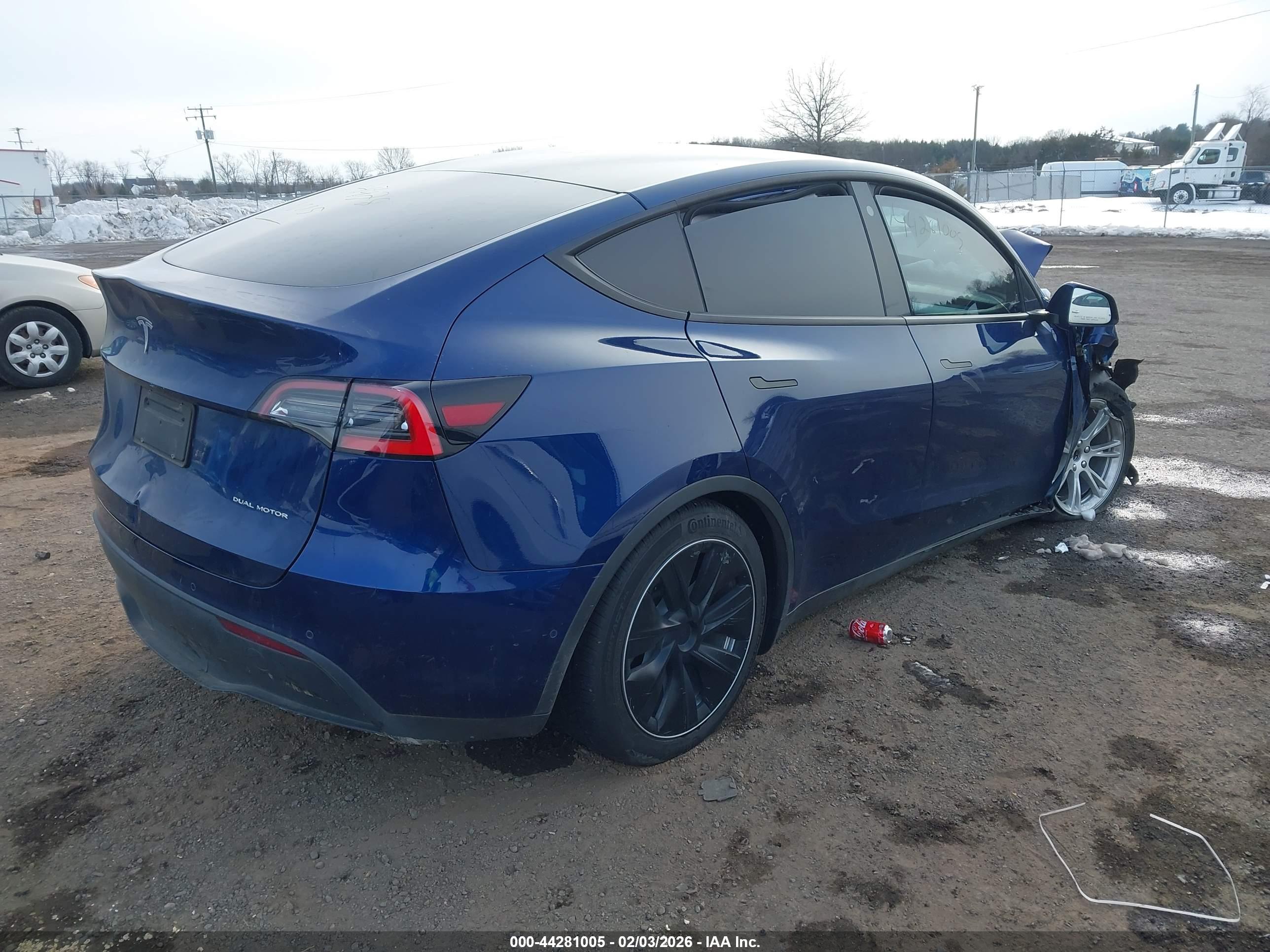 TESLA MODEL image 4