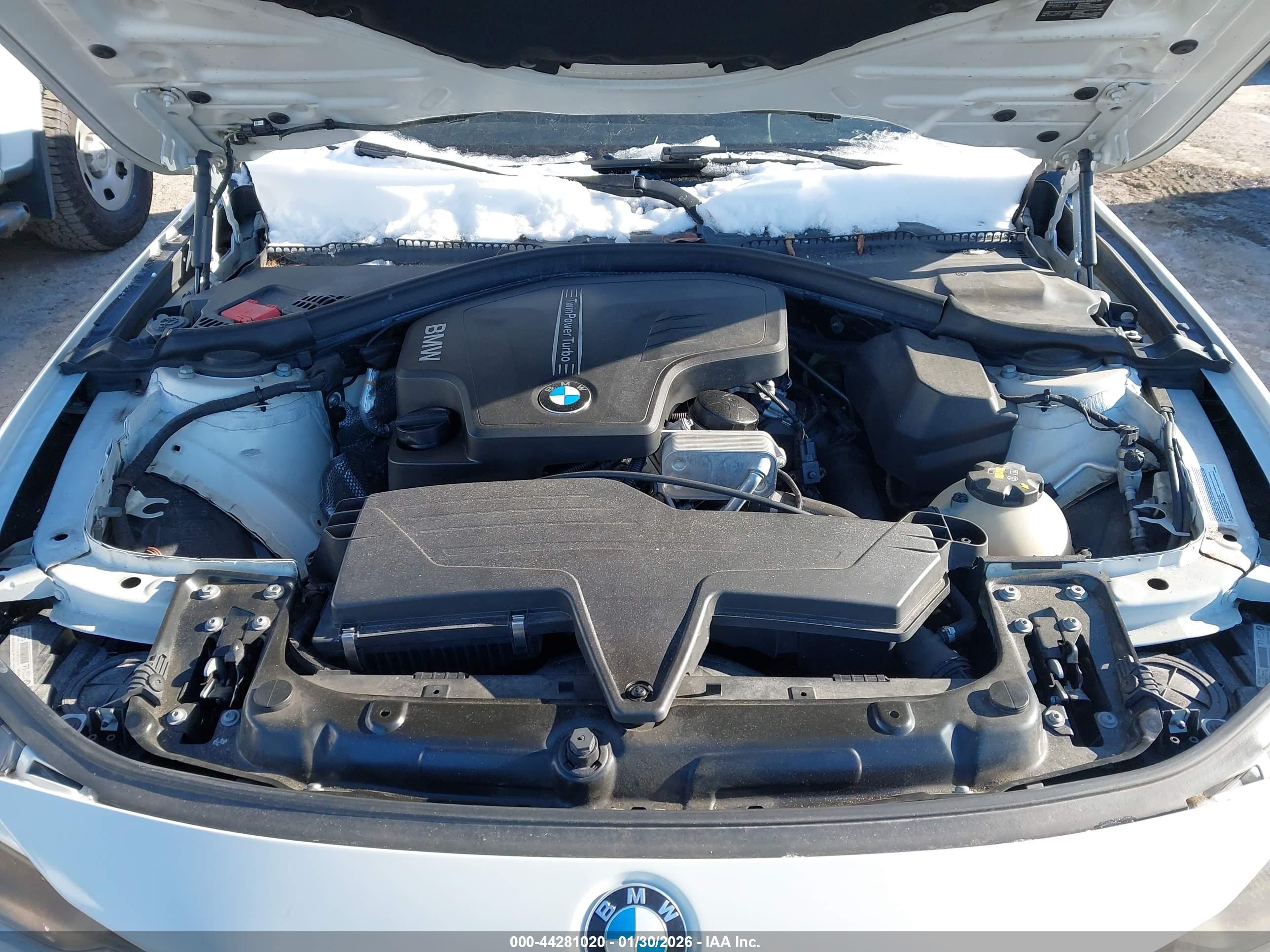 BMW 320I image 10