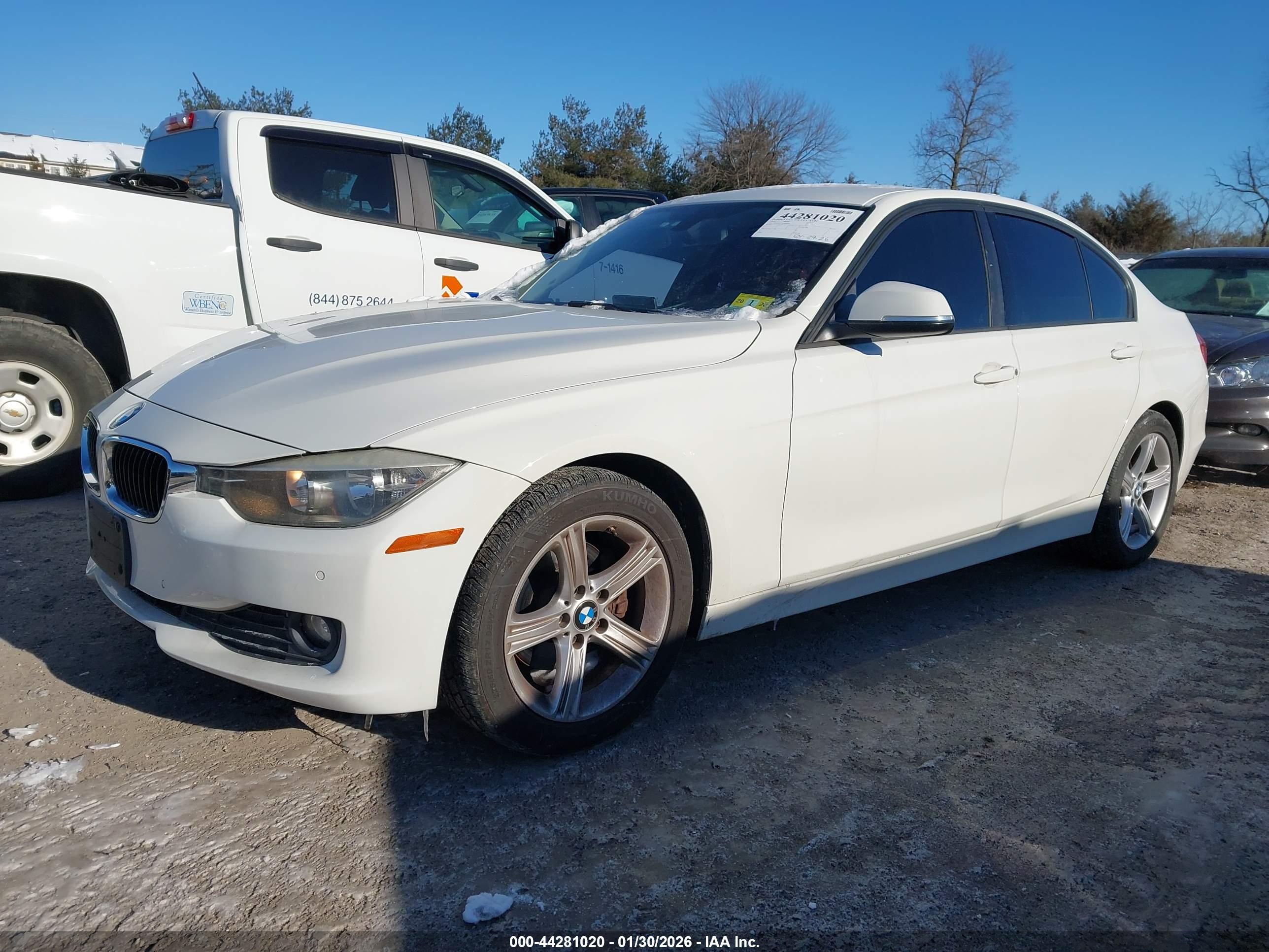 BMW 320I image 2