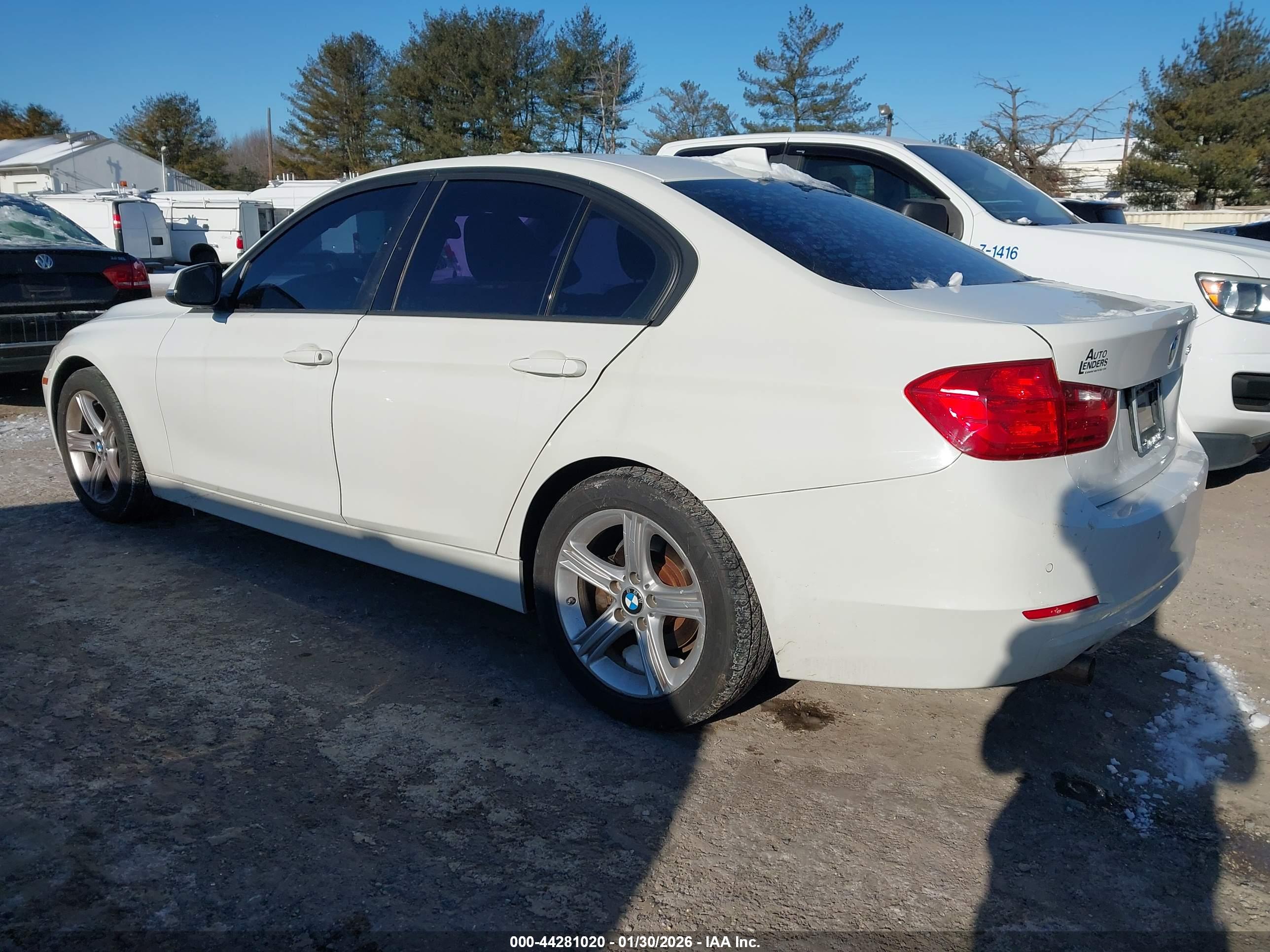 BMW 320I image 3