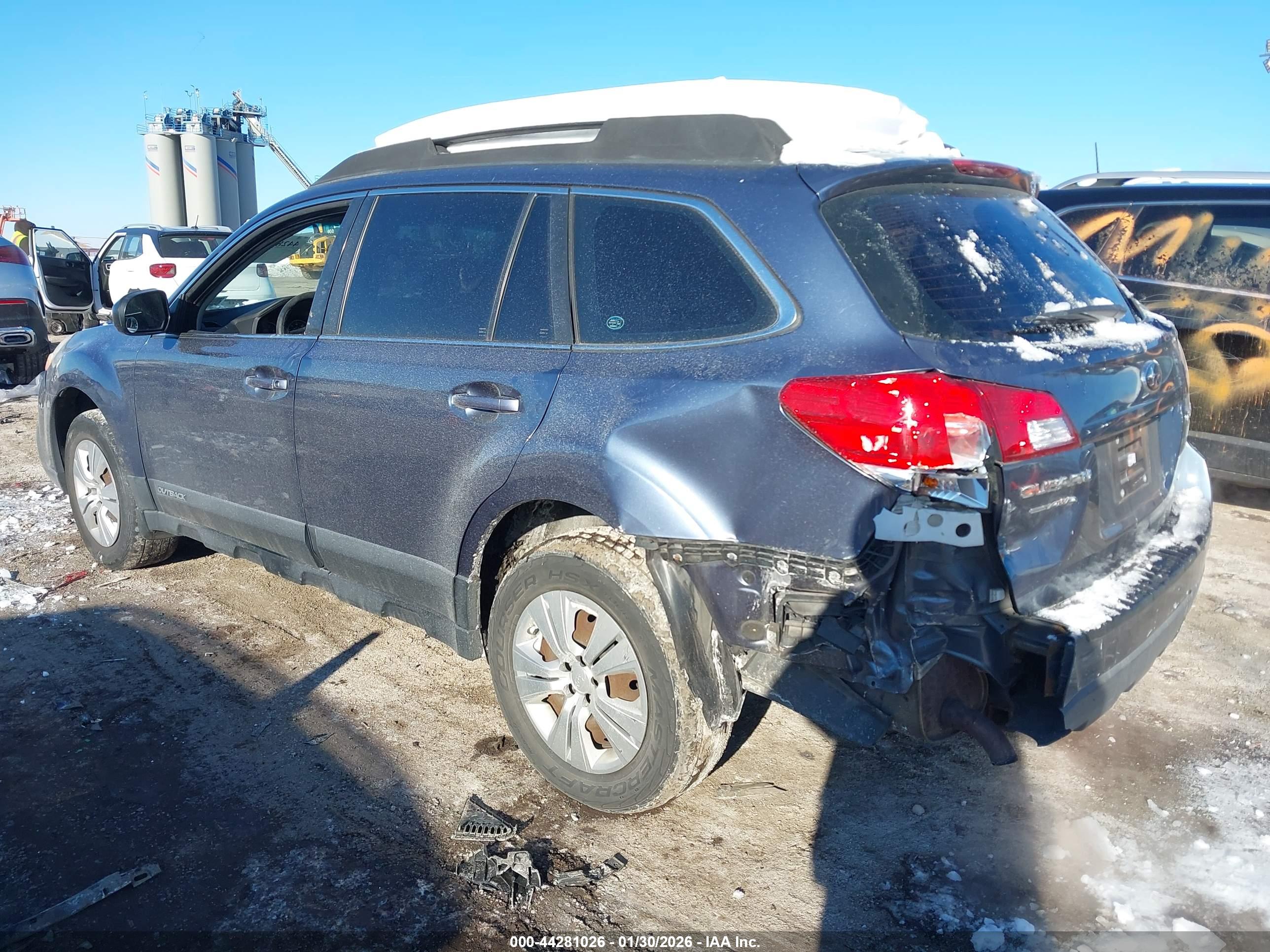 SUBARU OUTBACK image 3