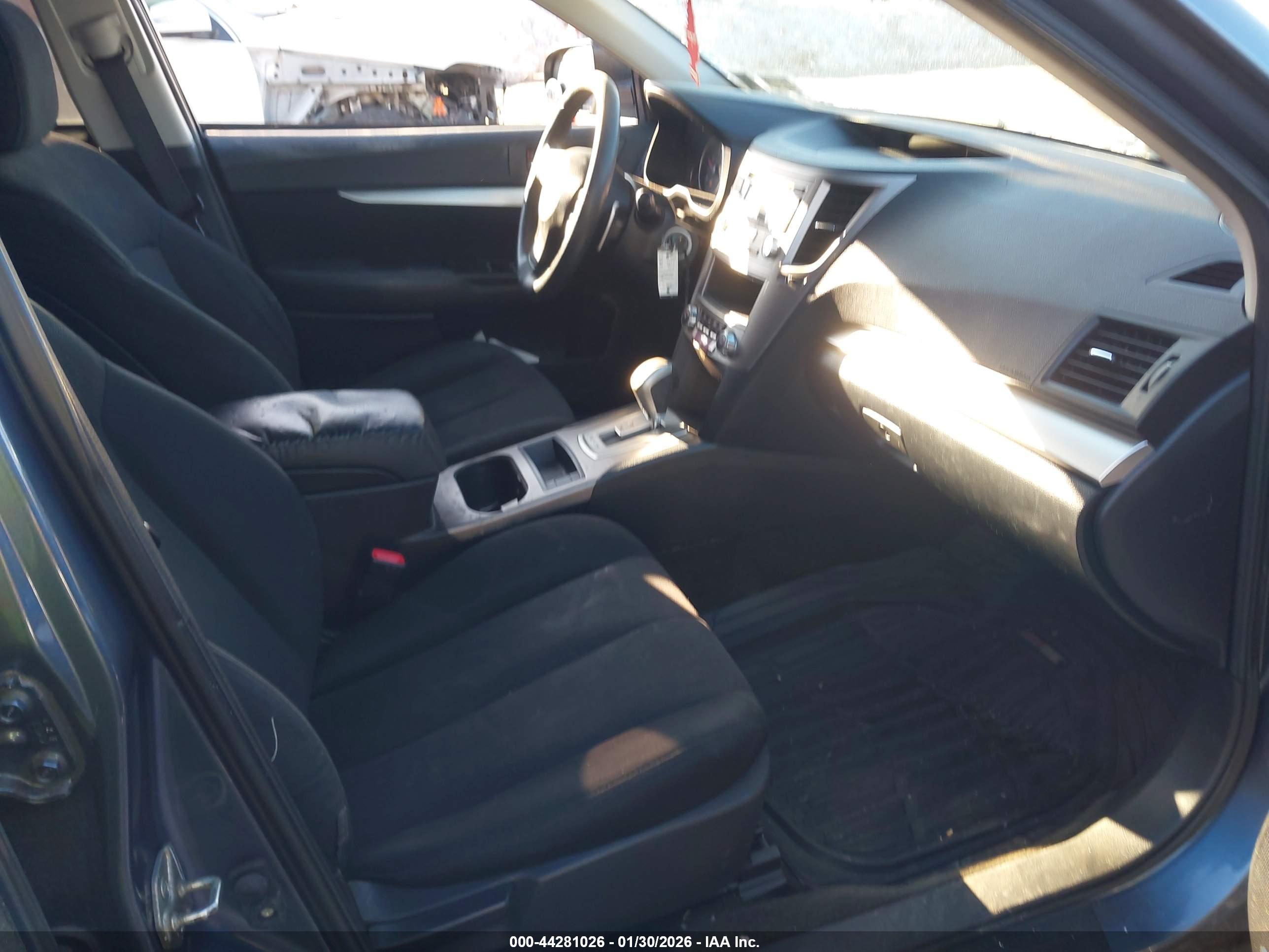SUBARU OUTBACK image 5