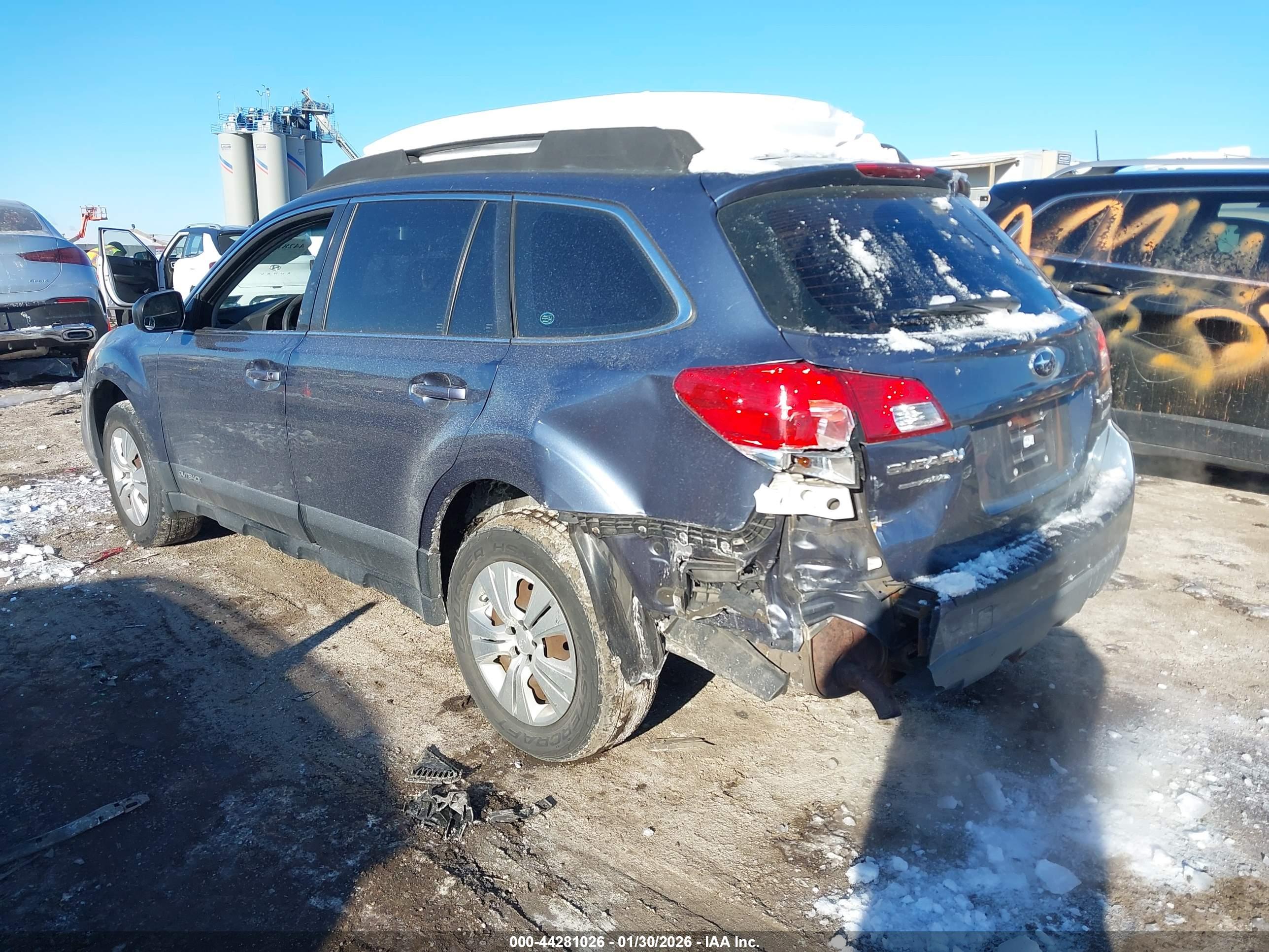 SUBARU OUTBACK image 6