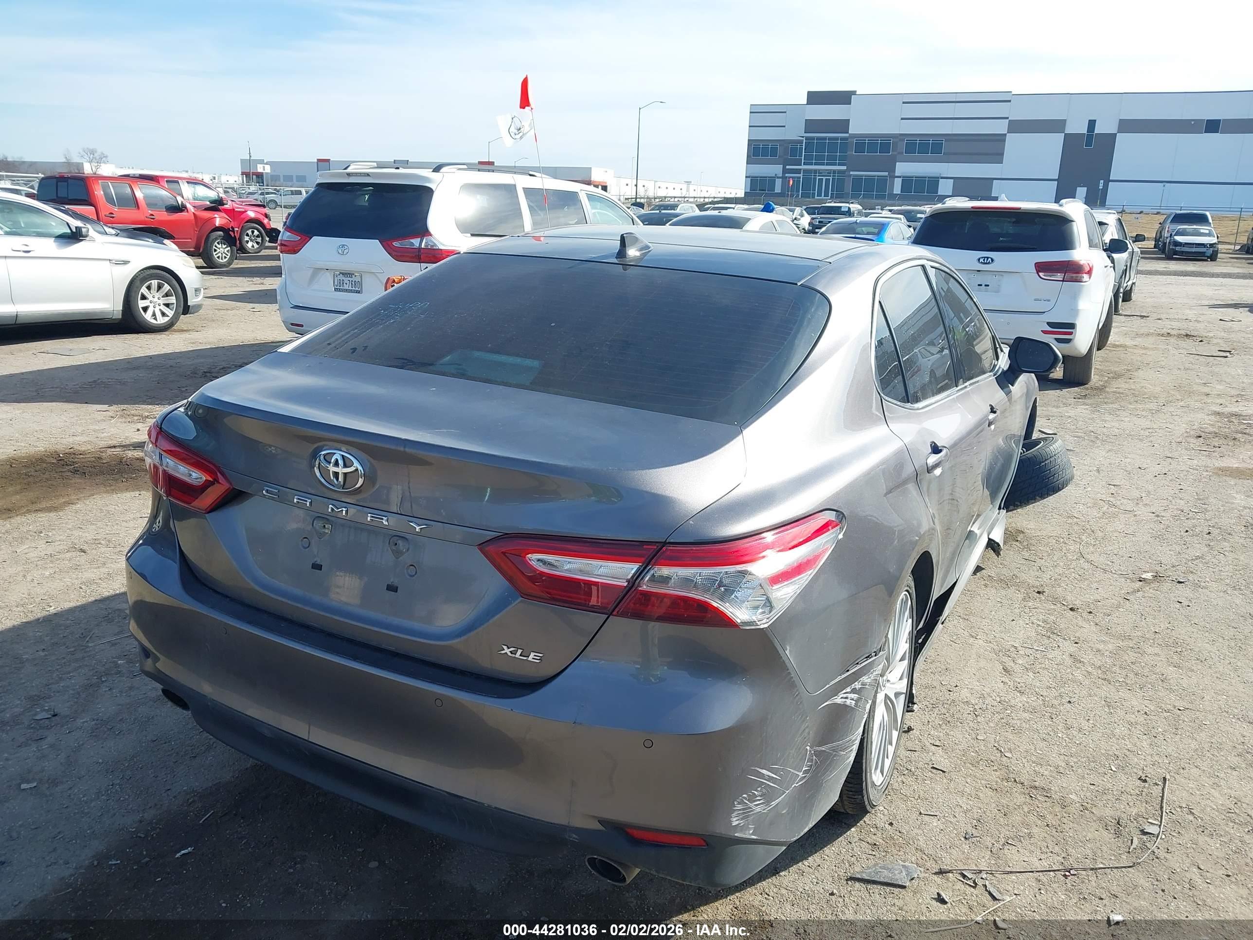 TOYOTA CAMRY image 4