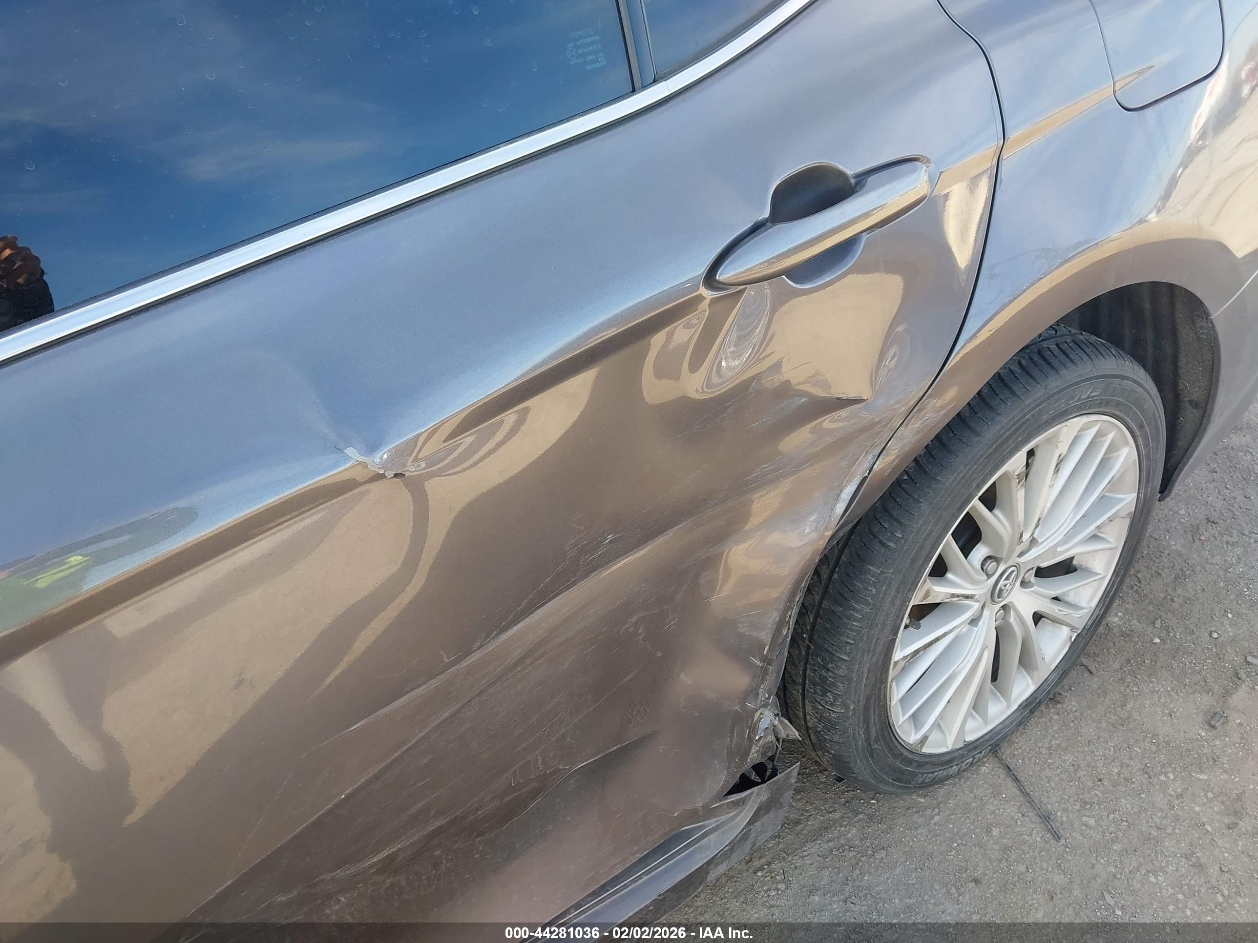 TOYOTA CAMRY image 6