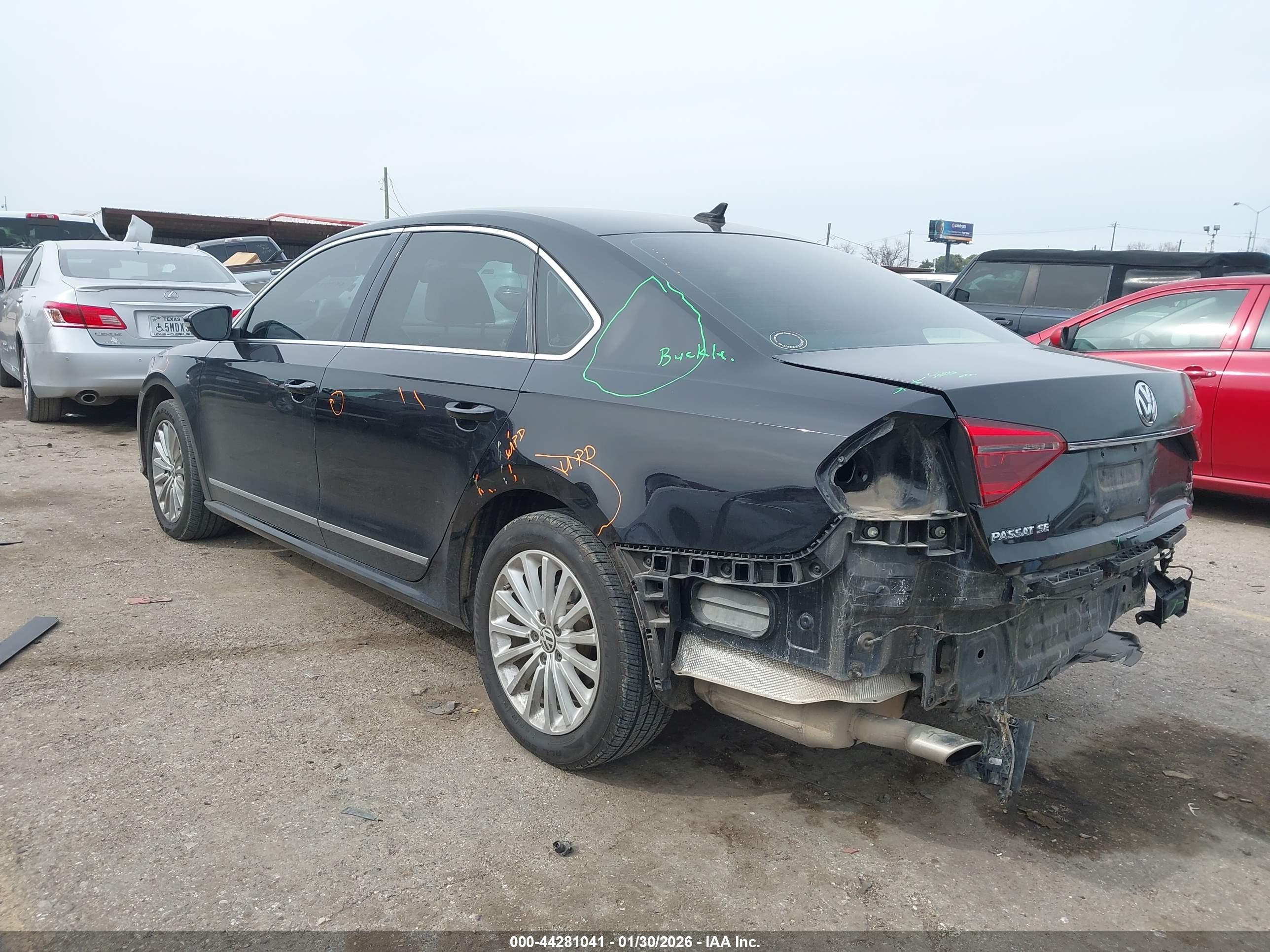 VOLKSWAGEN PASSAT image 3