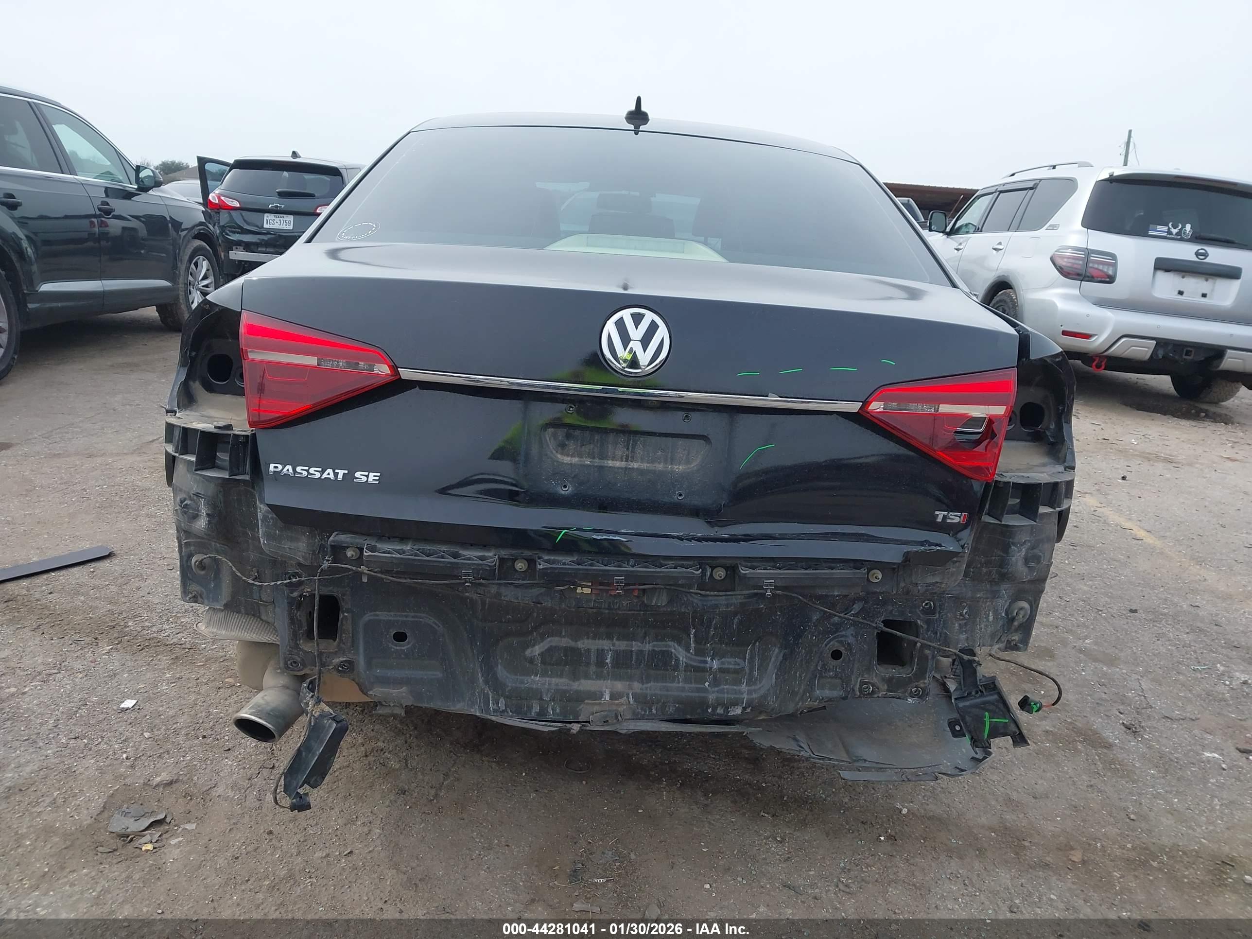 VOLKSWAGEN PASSAT image 6