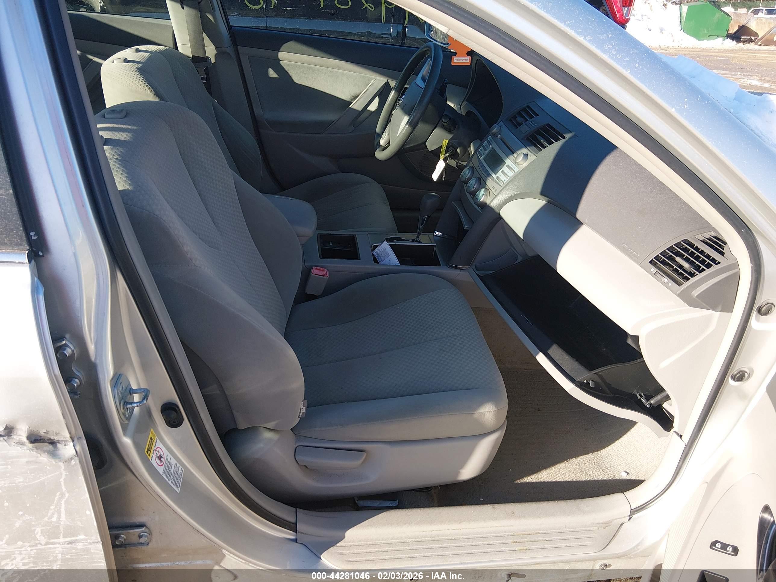 TOYOTA CAMRY image 5