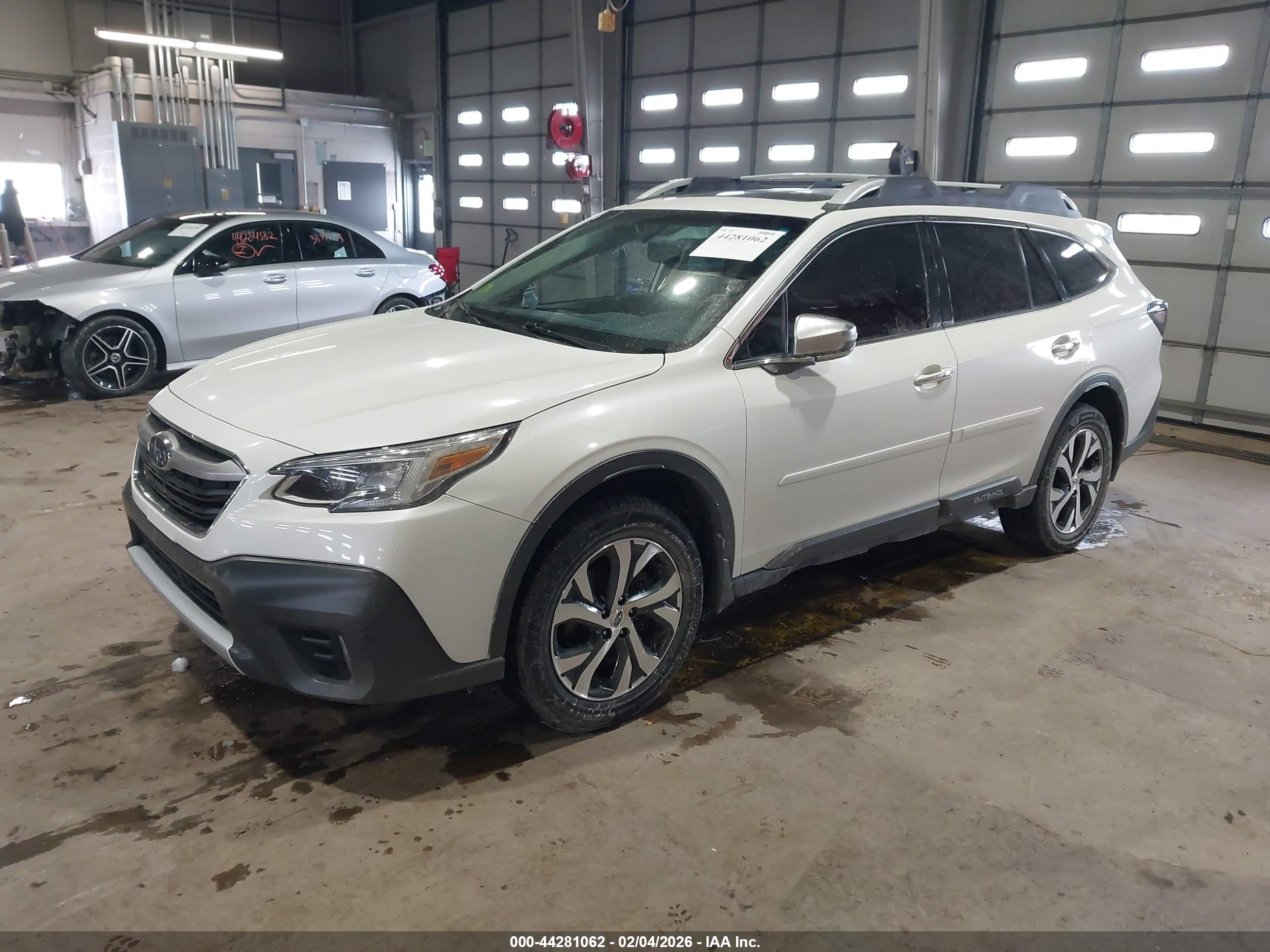 SUBARU OUTBACK image 2