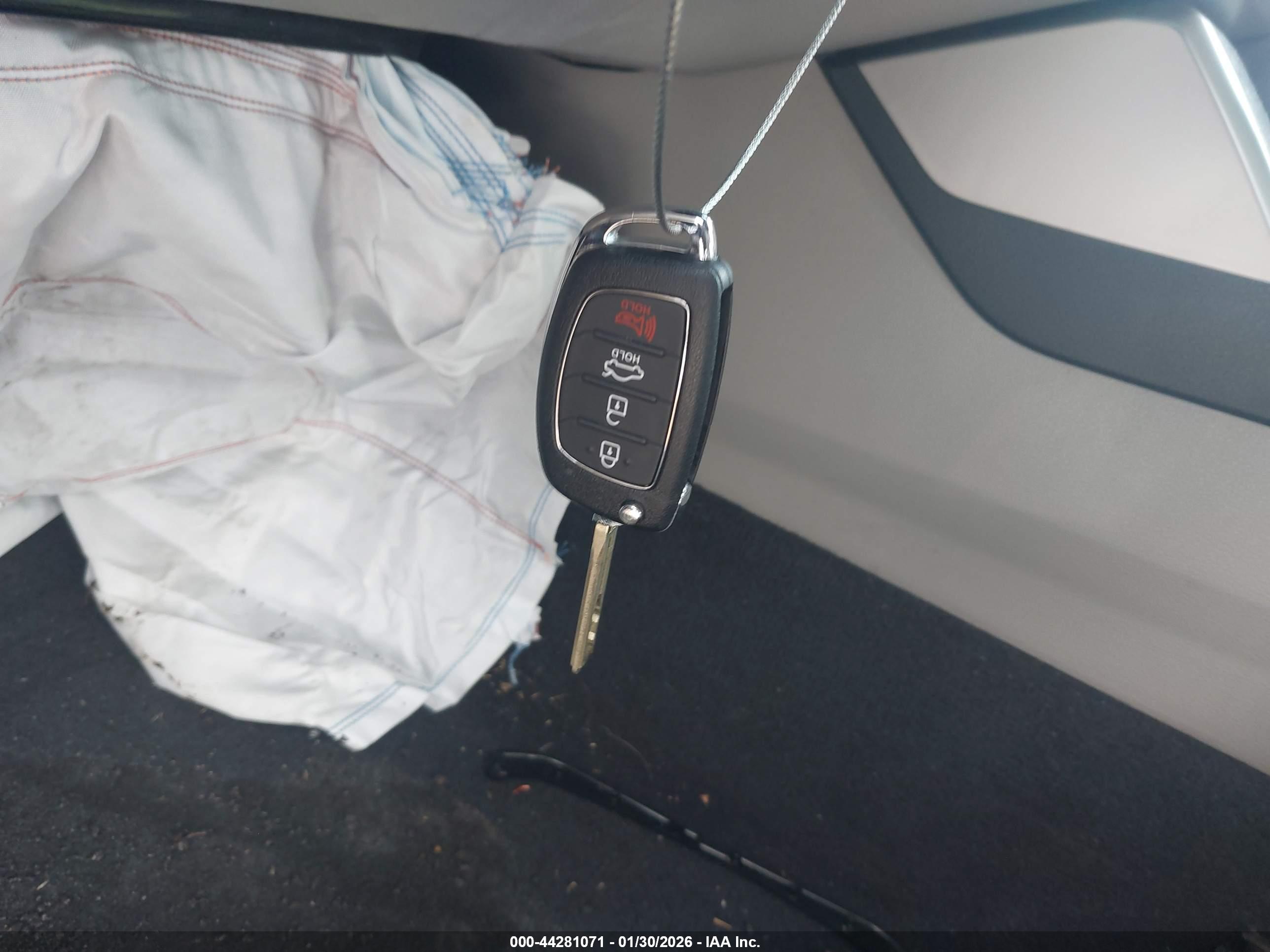 HYUNDAI SONATA image 11