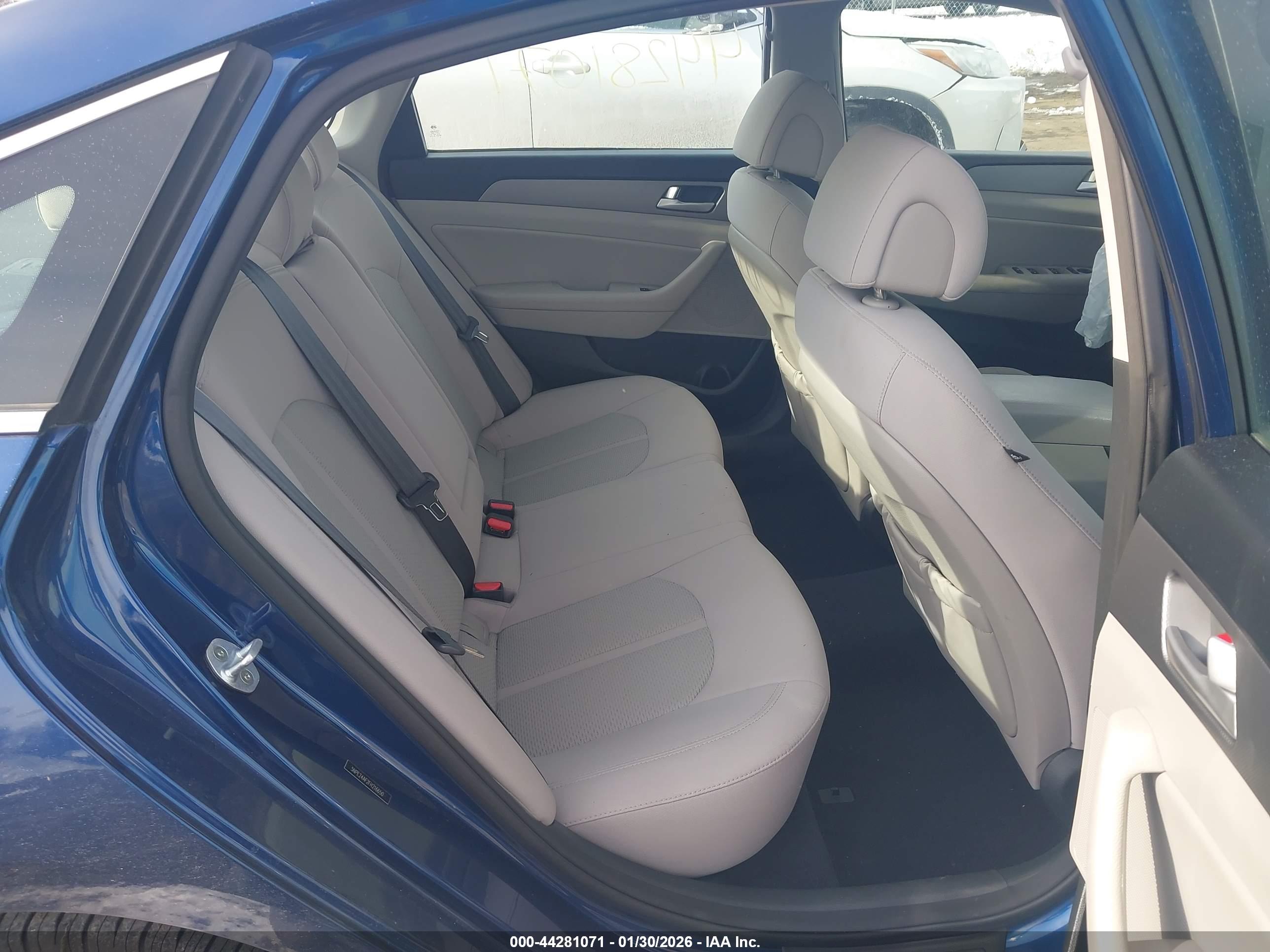 HYUNDAI SONATA image 8