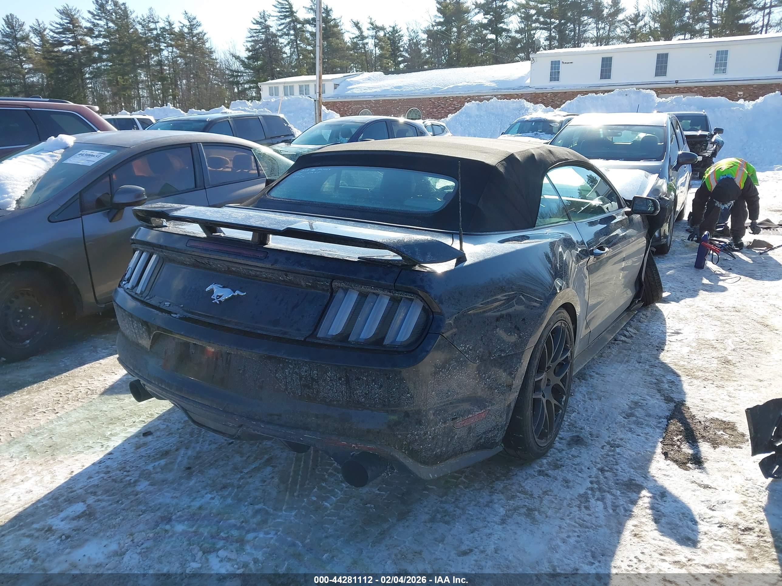 FORD MUSTANG image 4