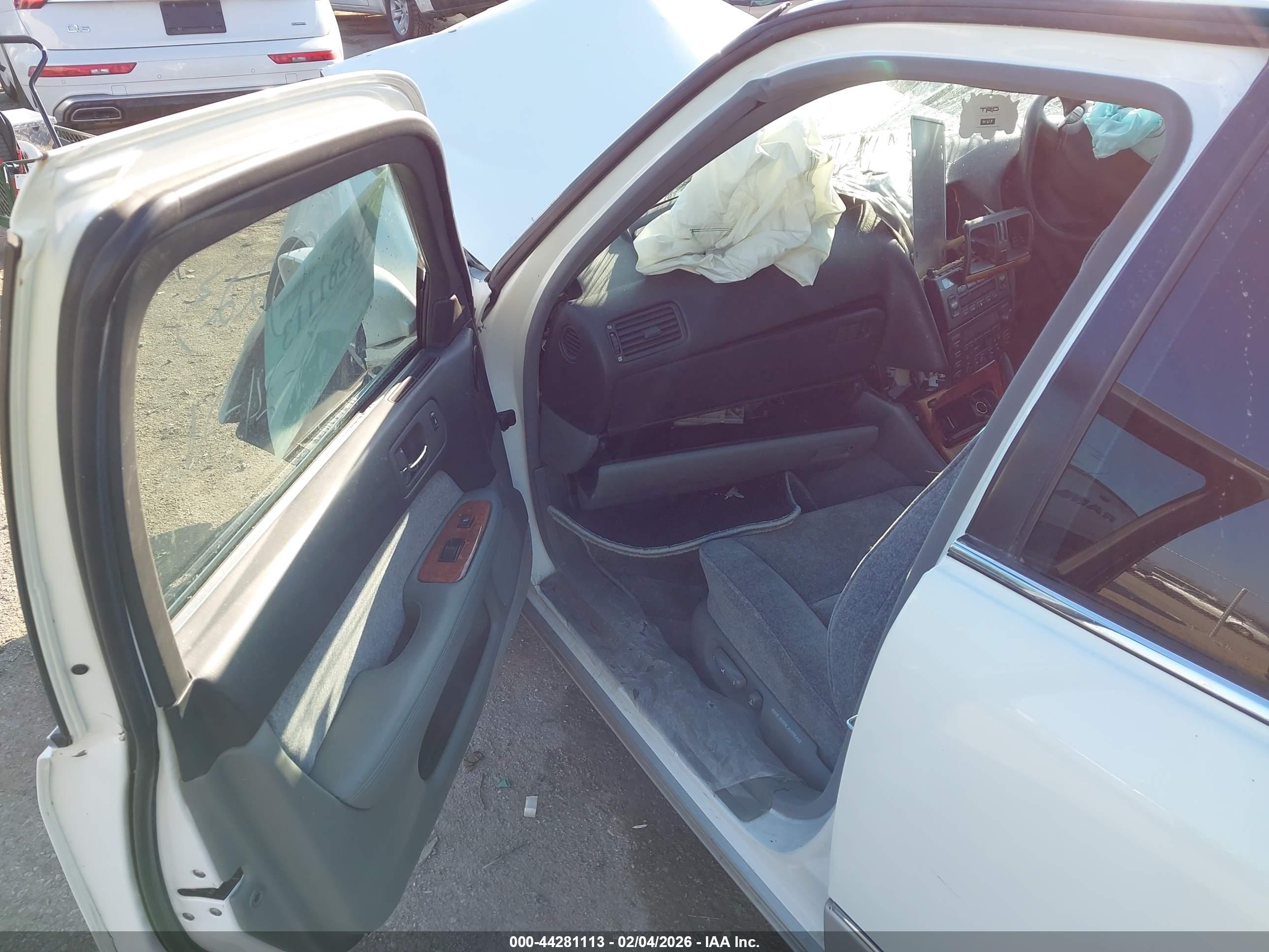 TOYOTA CELSIOR image 5