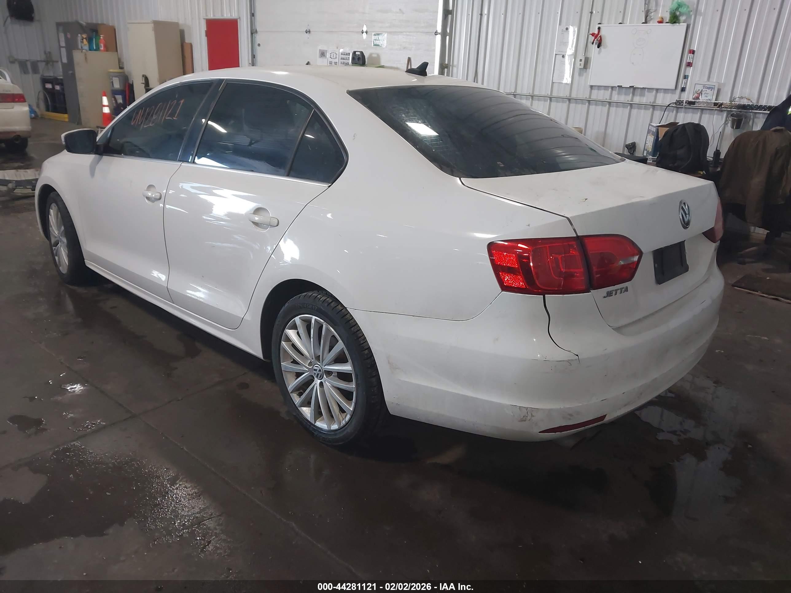 VOLKSWAGEN JETTA image 3