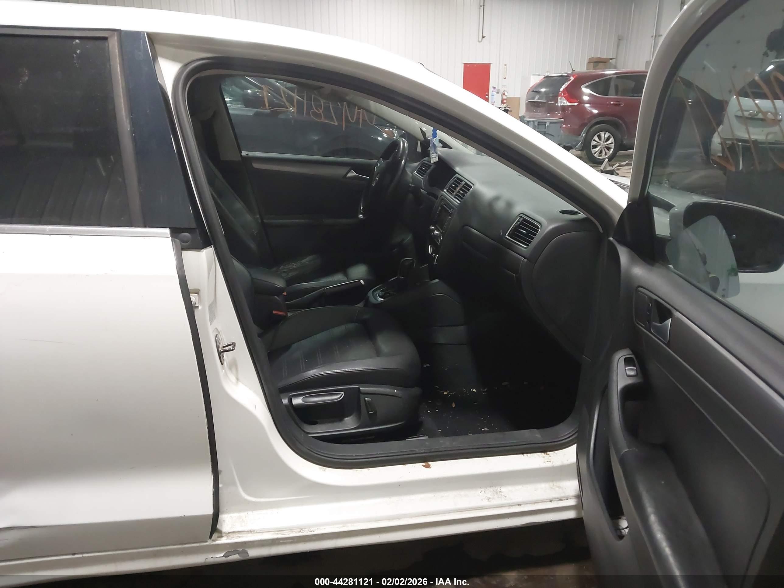 VOLKSWAGEN JETTA image 5