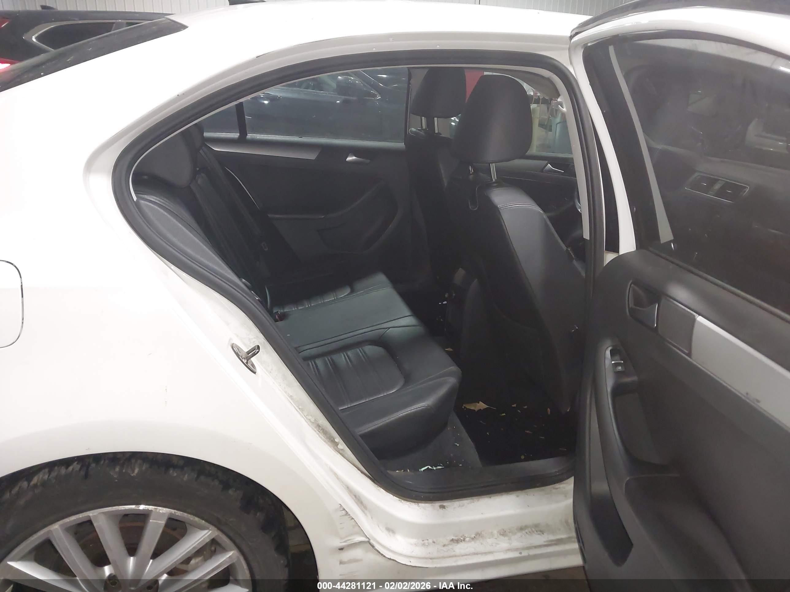 VOLKSWAGEN JETTA image 8