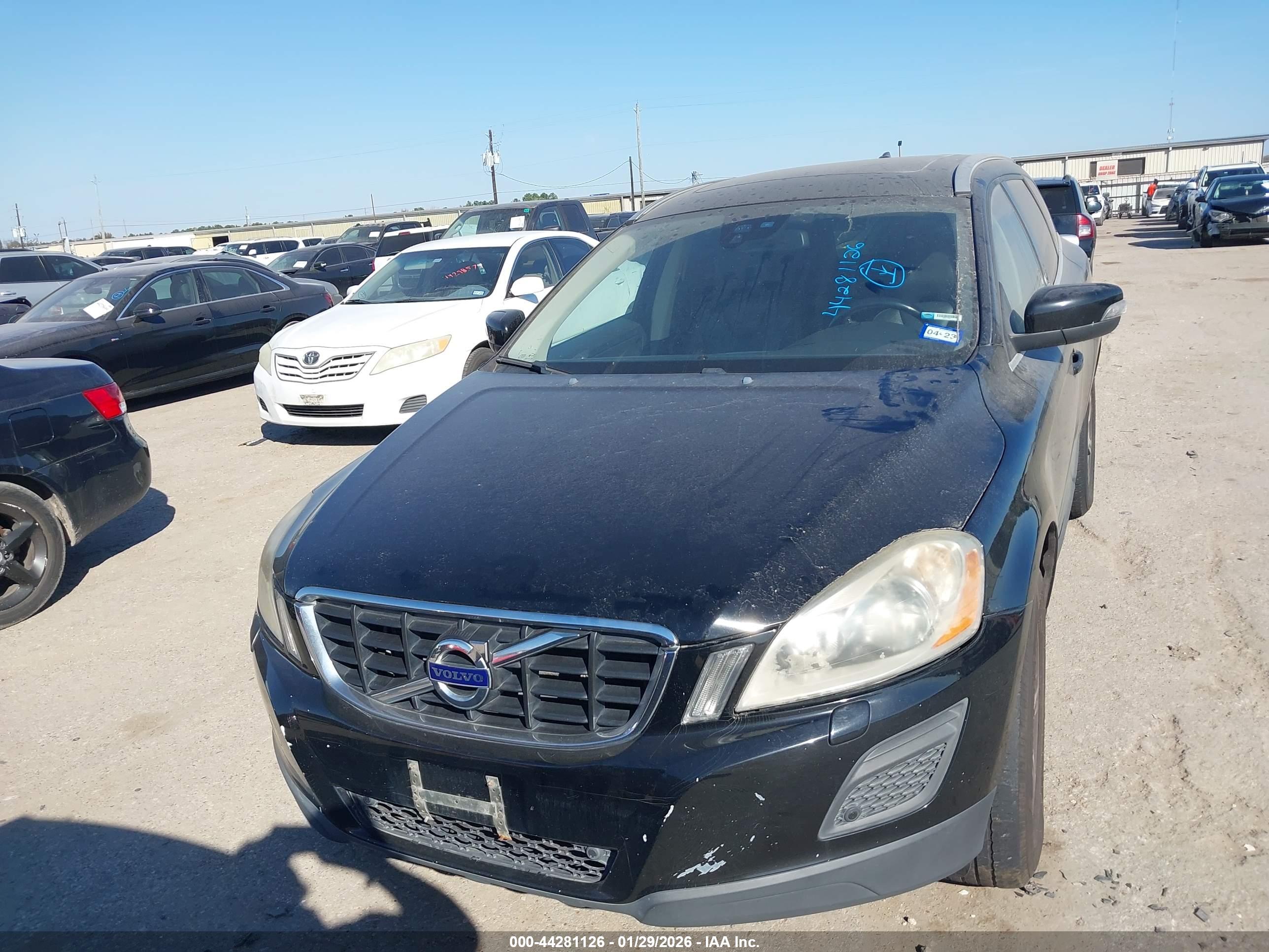 VOLVO XC60 image 6