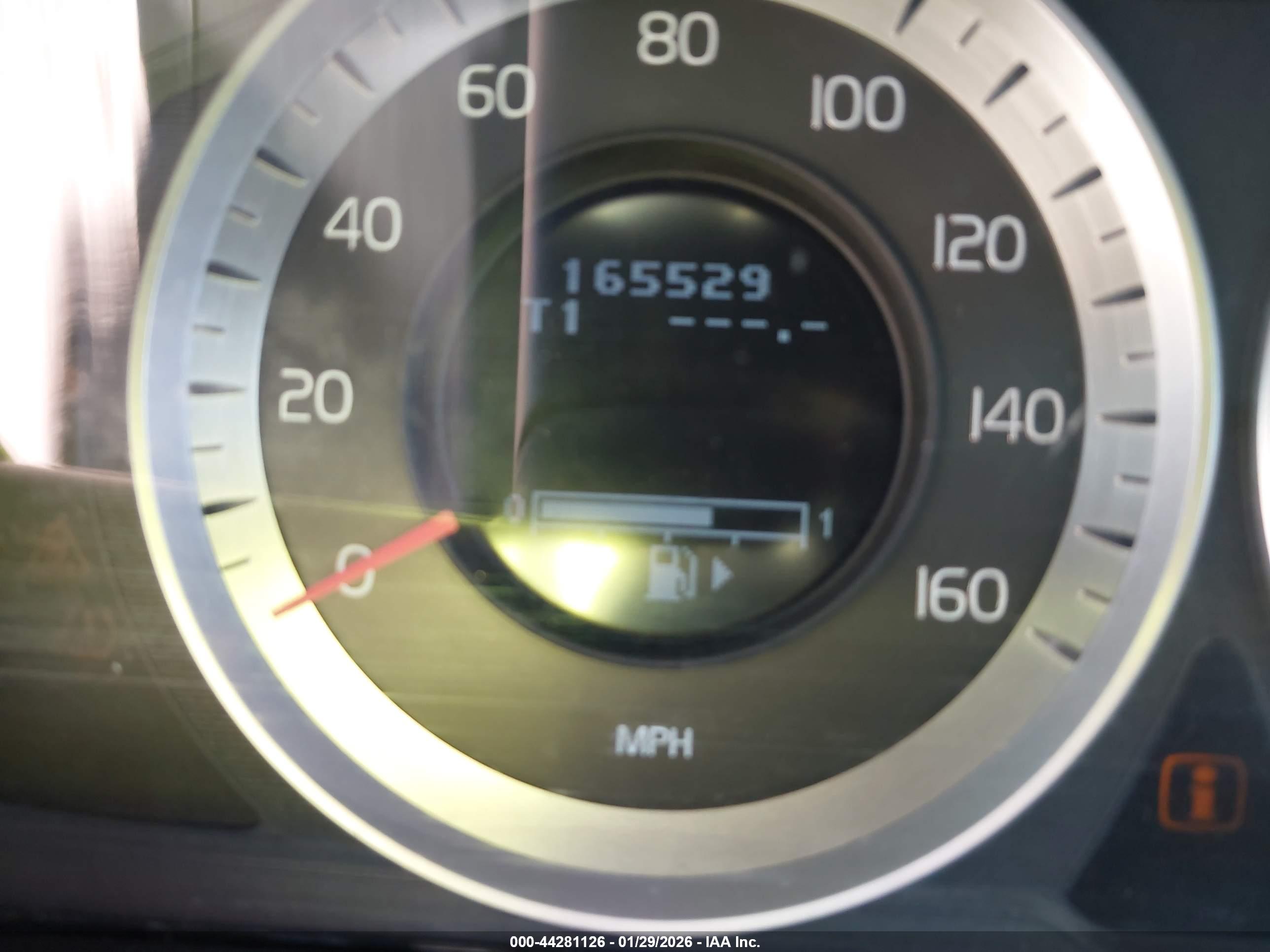 VOLVO XC60 image 7