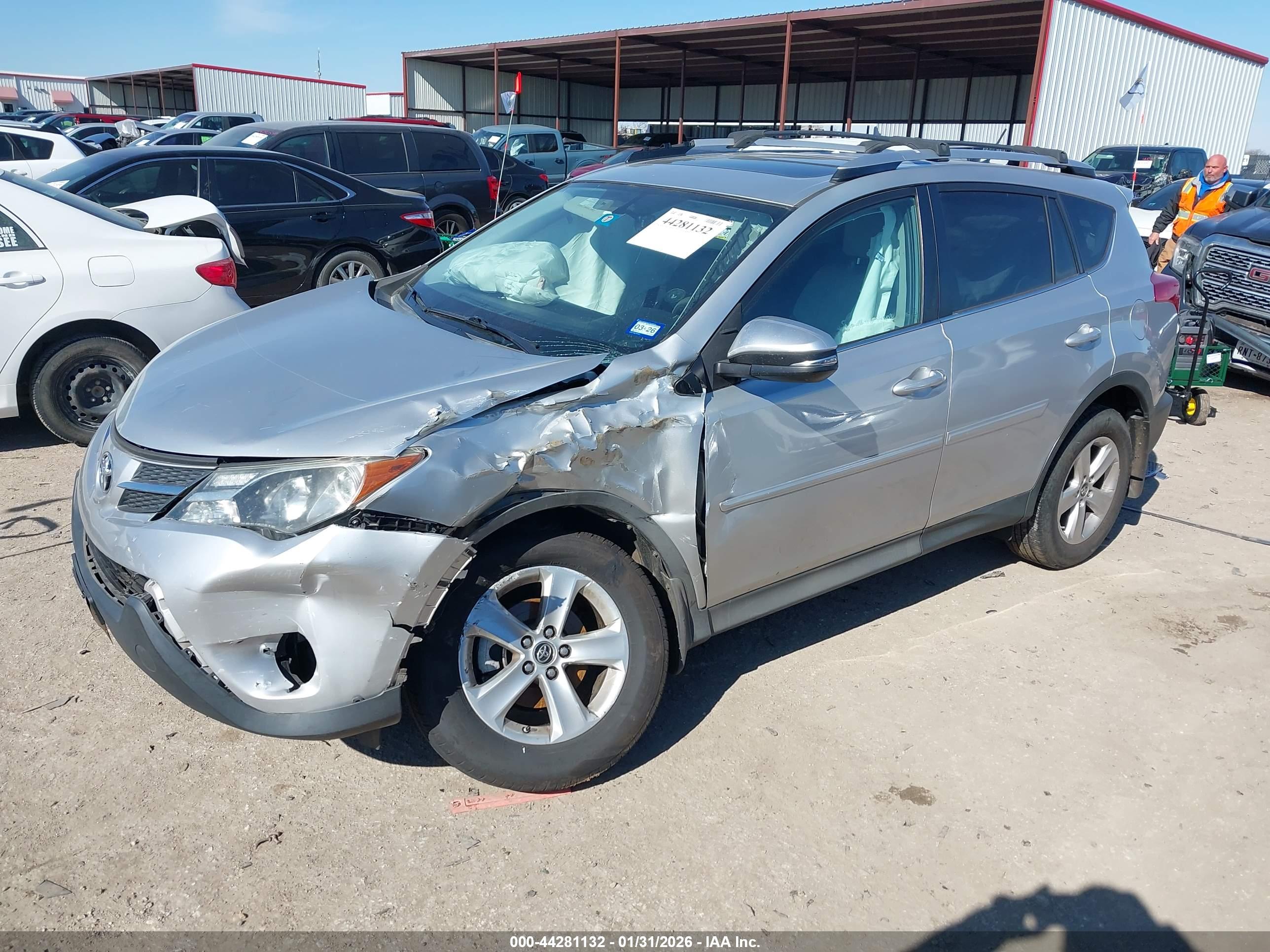 TOYOTA RAV4 image 2