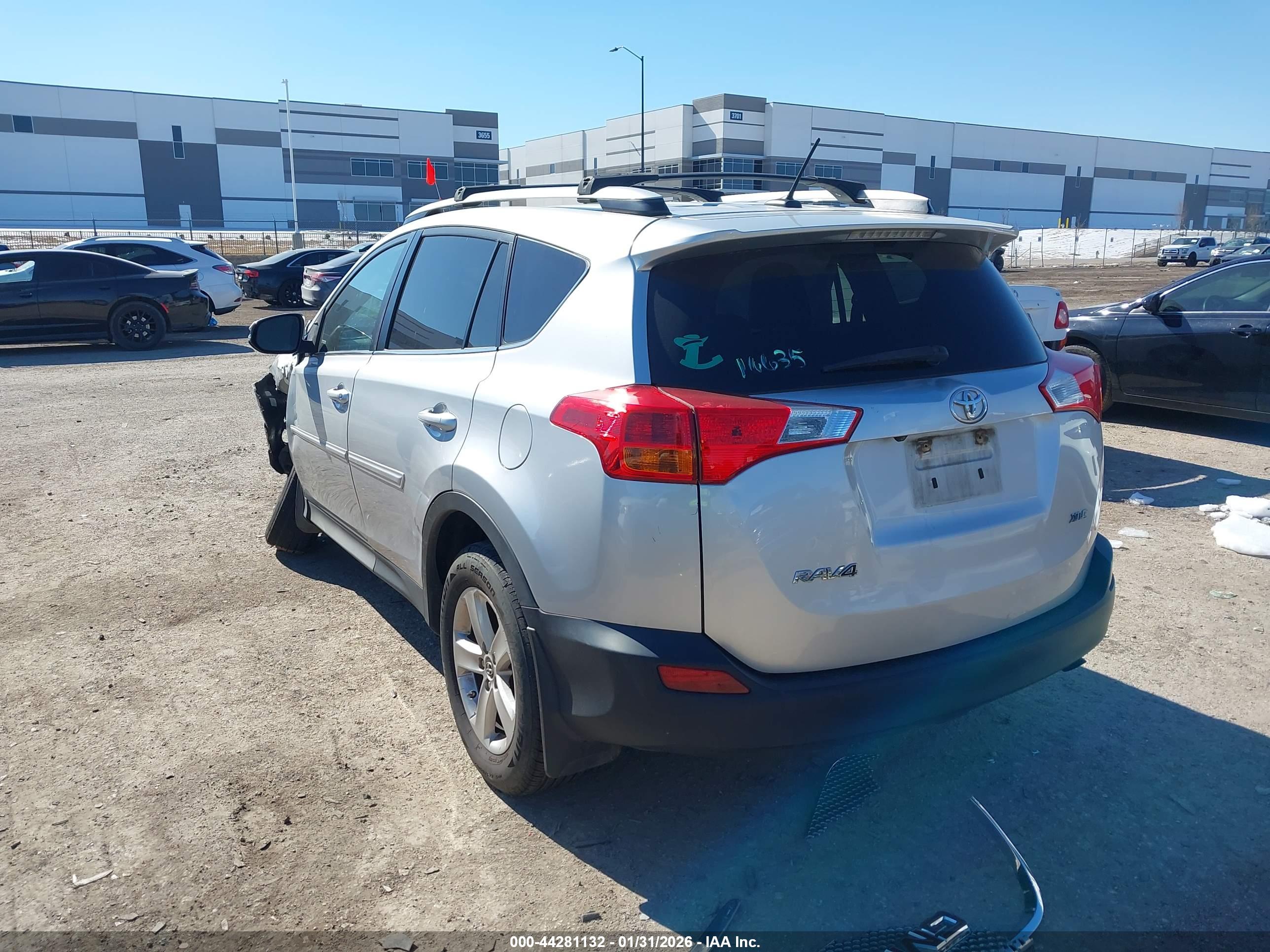 TOYOTA RAV4 image 3