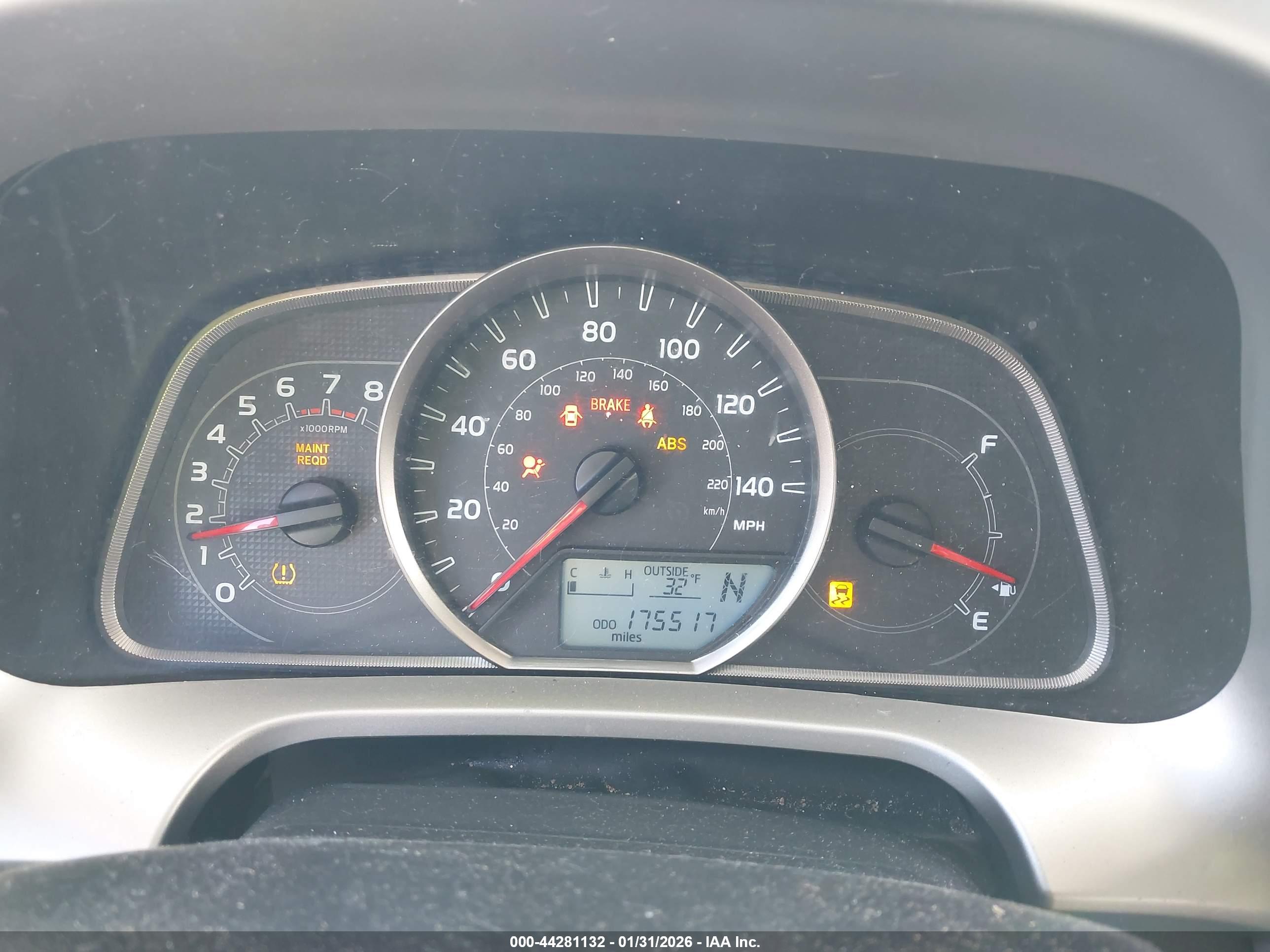 TOYOTA RAV4 image 7
