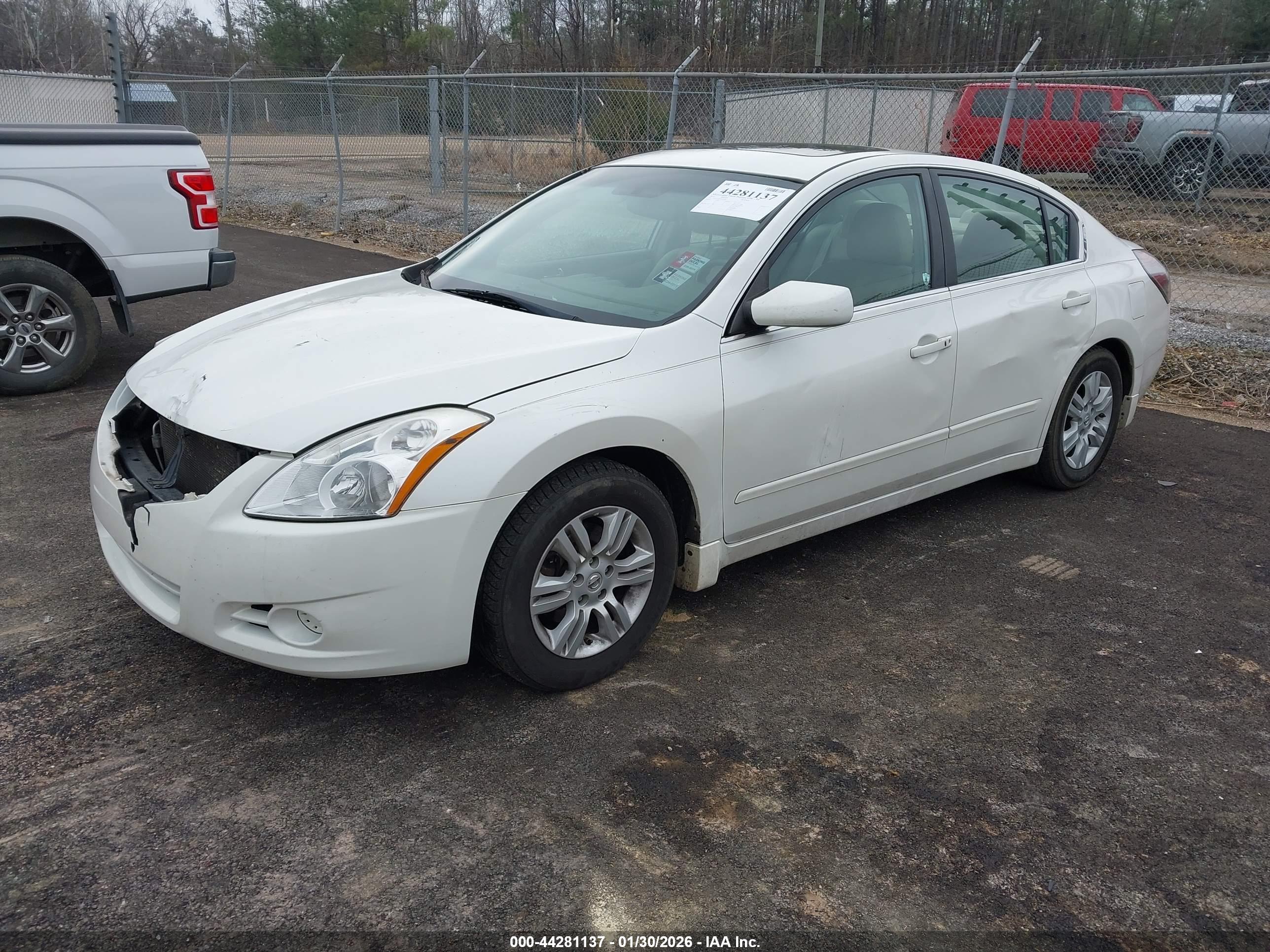 NISSAN ALTIMA image 2