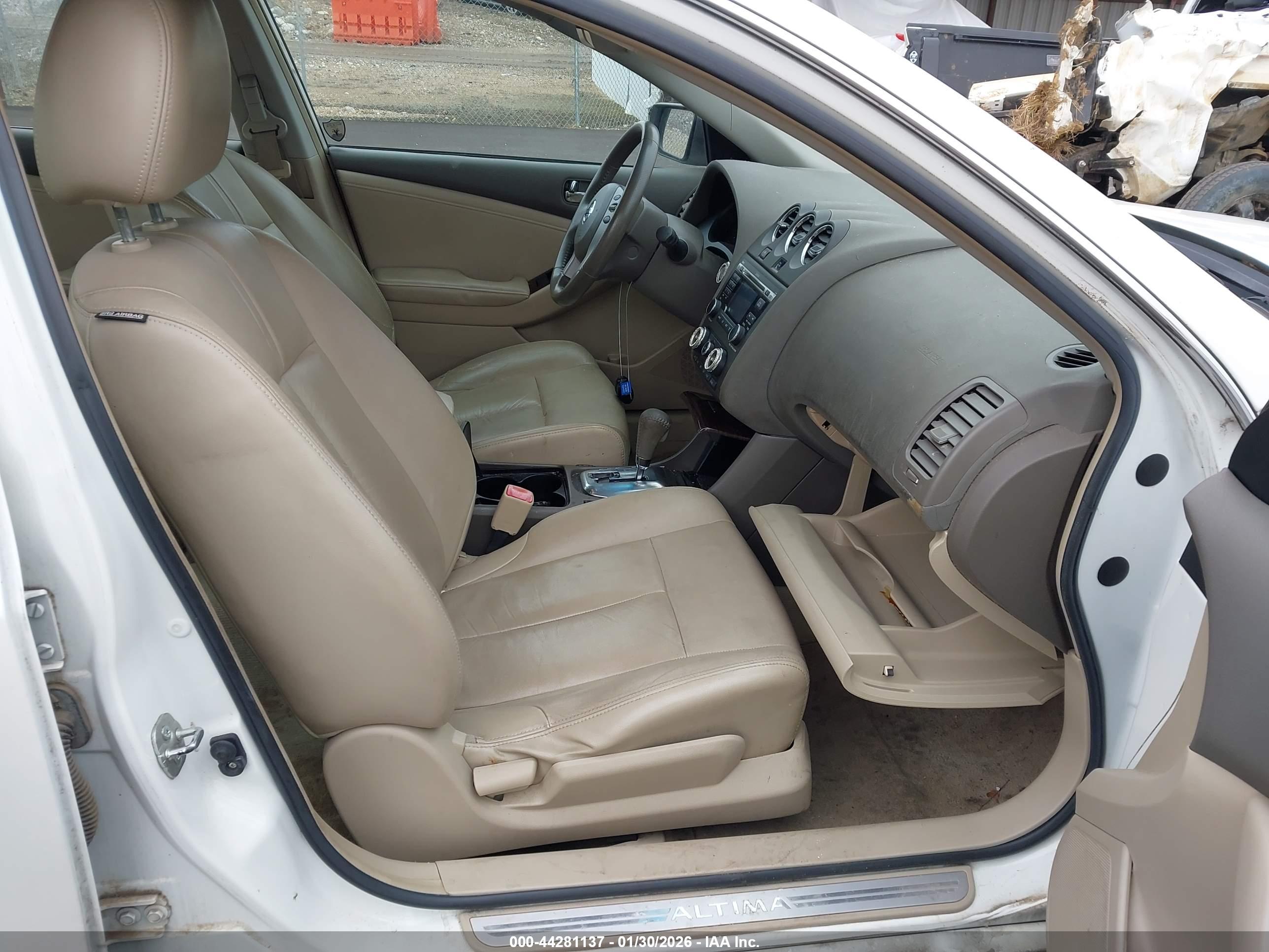 NISSAN ALTIMA image 5