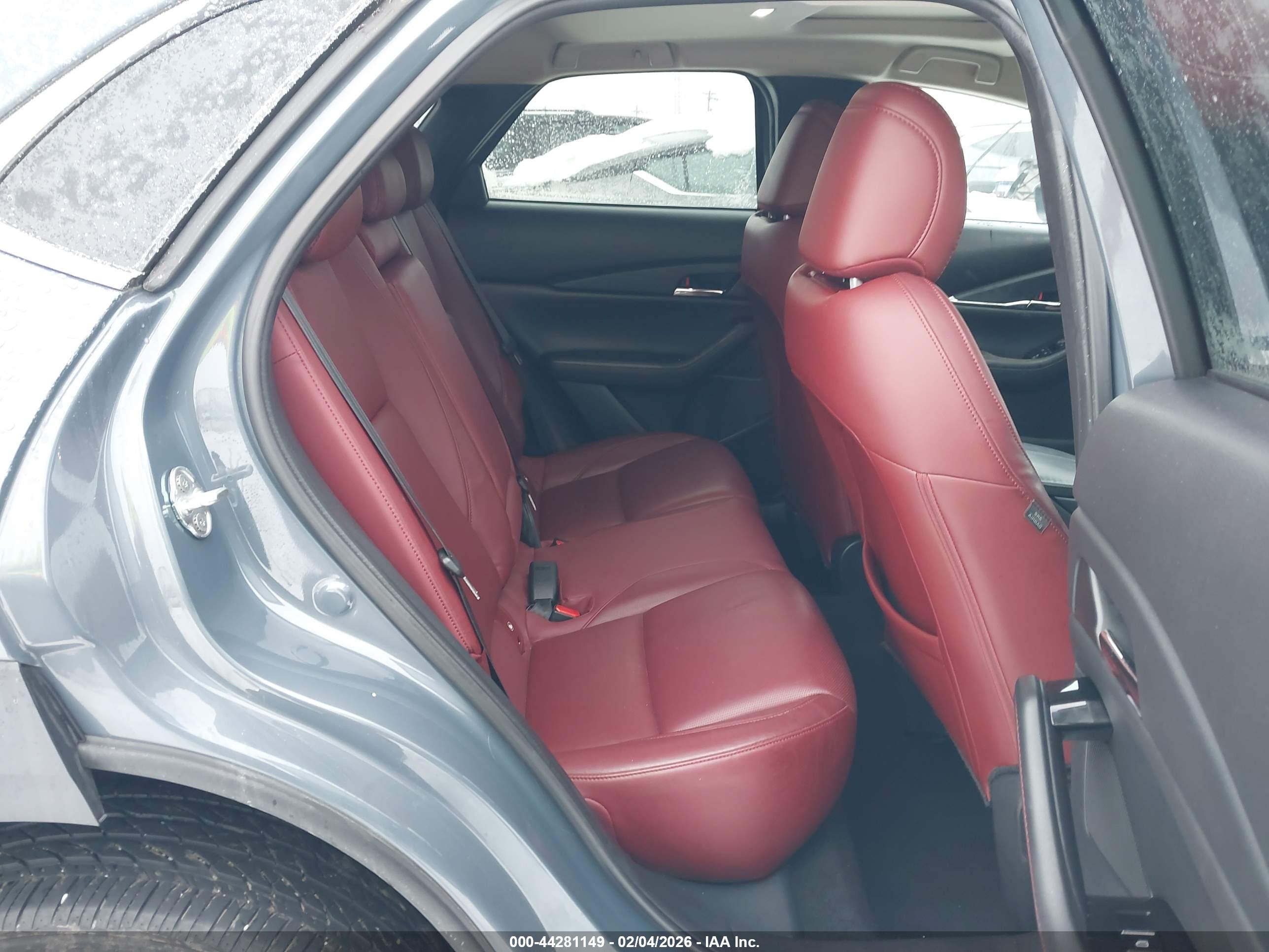 MAZDA CX-30 image 8