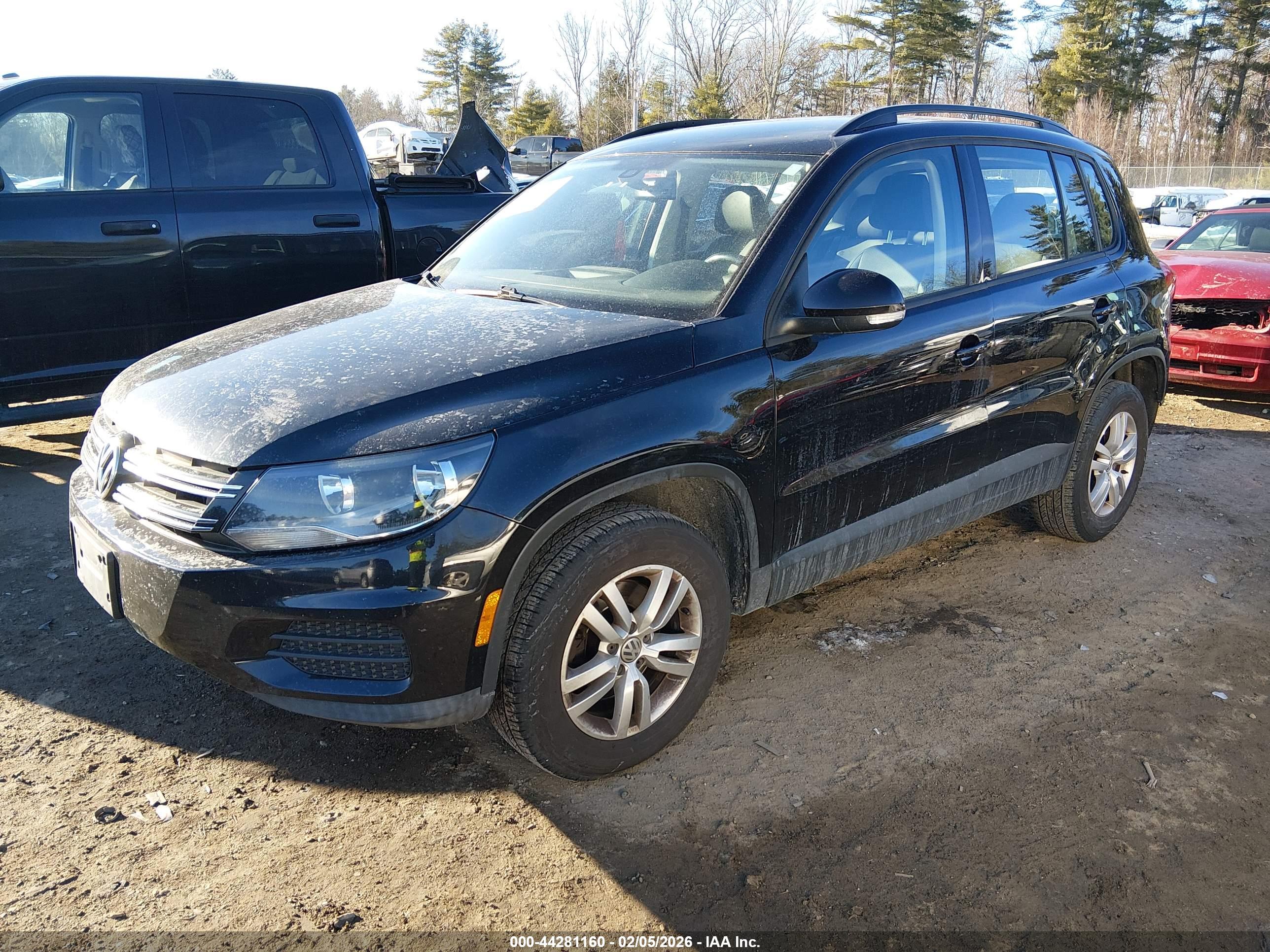 VOLKSWAGEN TIGUAN image 2