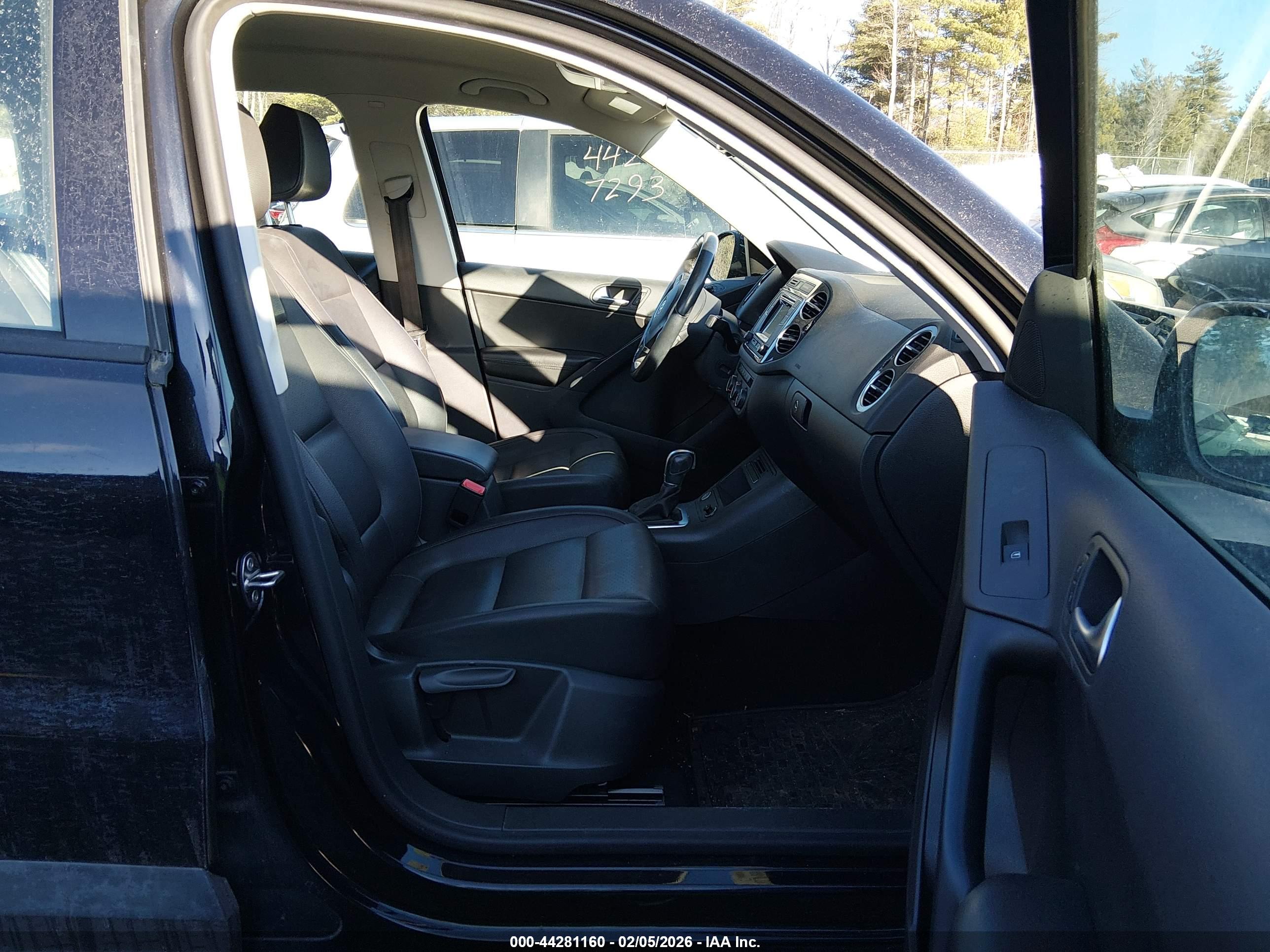 VOLKSWAGEN TIGUAN image 5