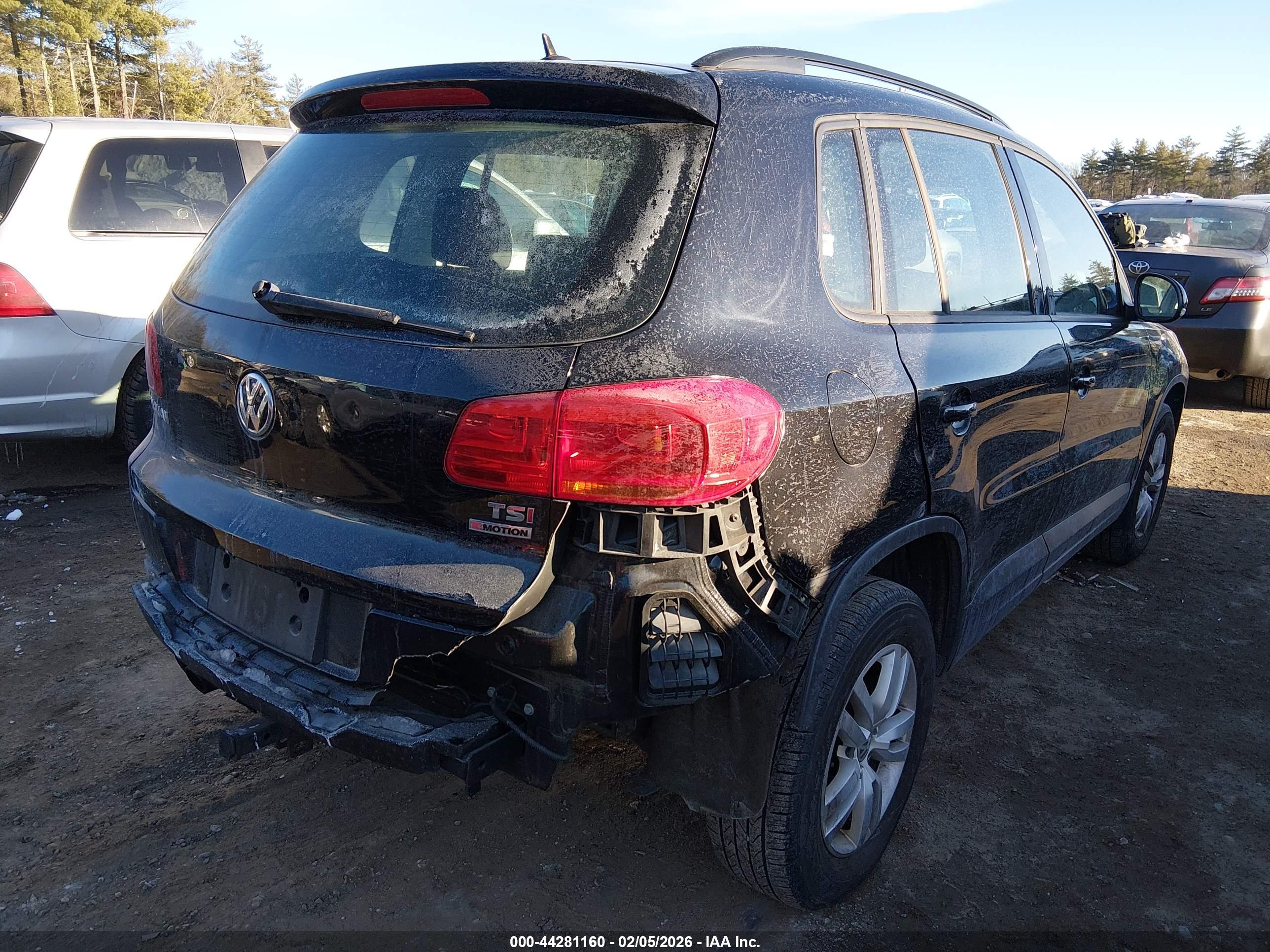 VOLKSWAGEN TIGUAN image 6