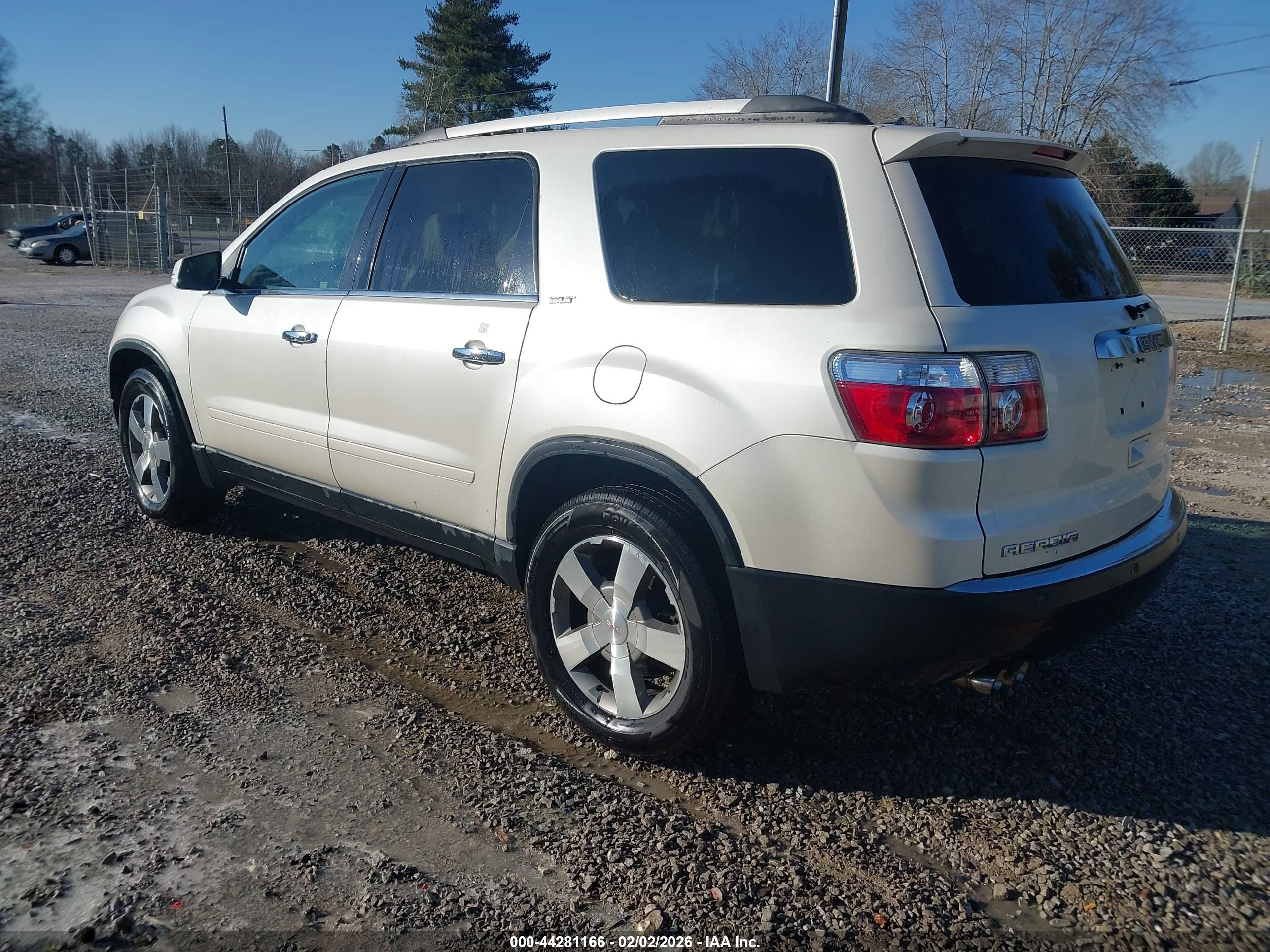 GMC ACADIA image 3