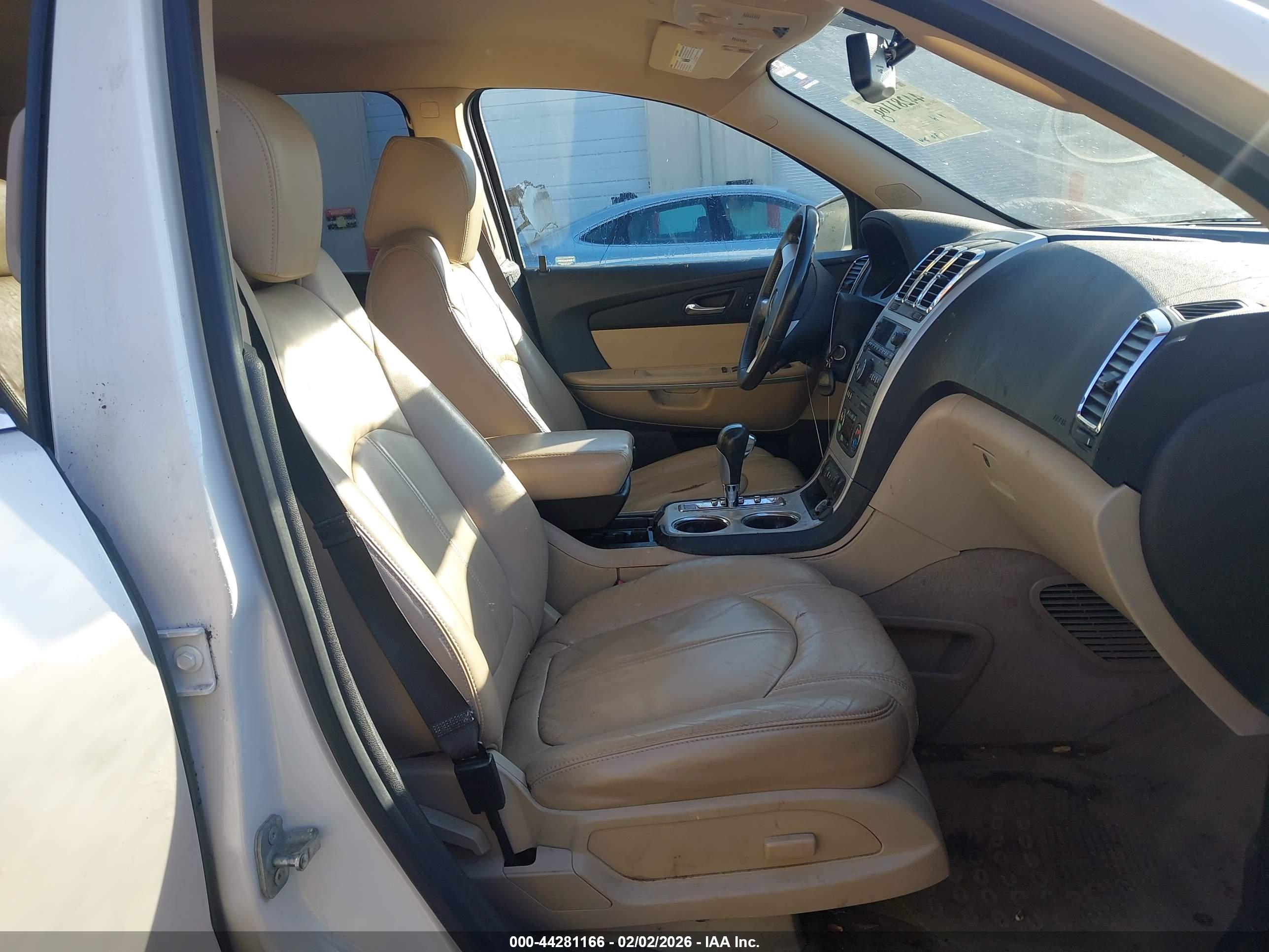 GMC ACADIA image 5