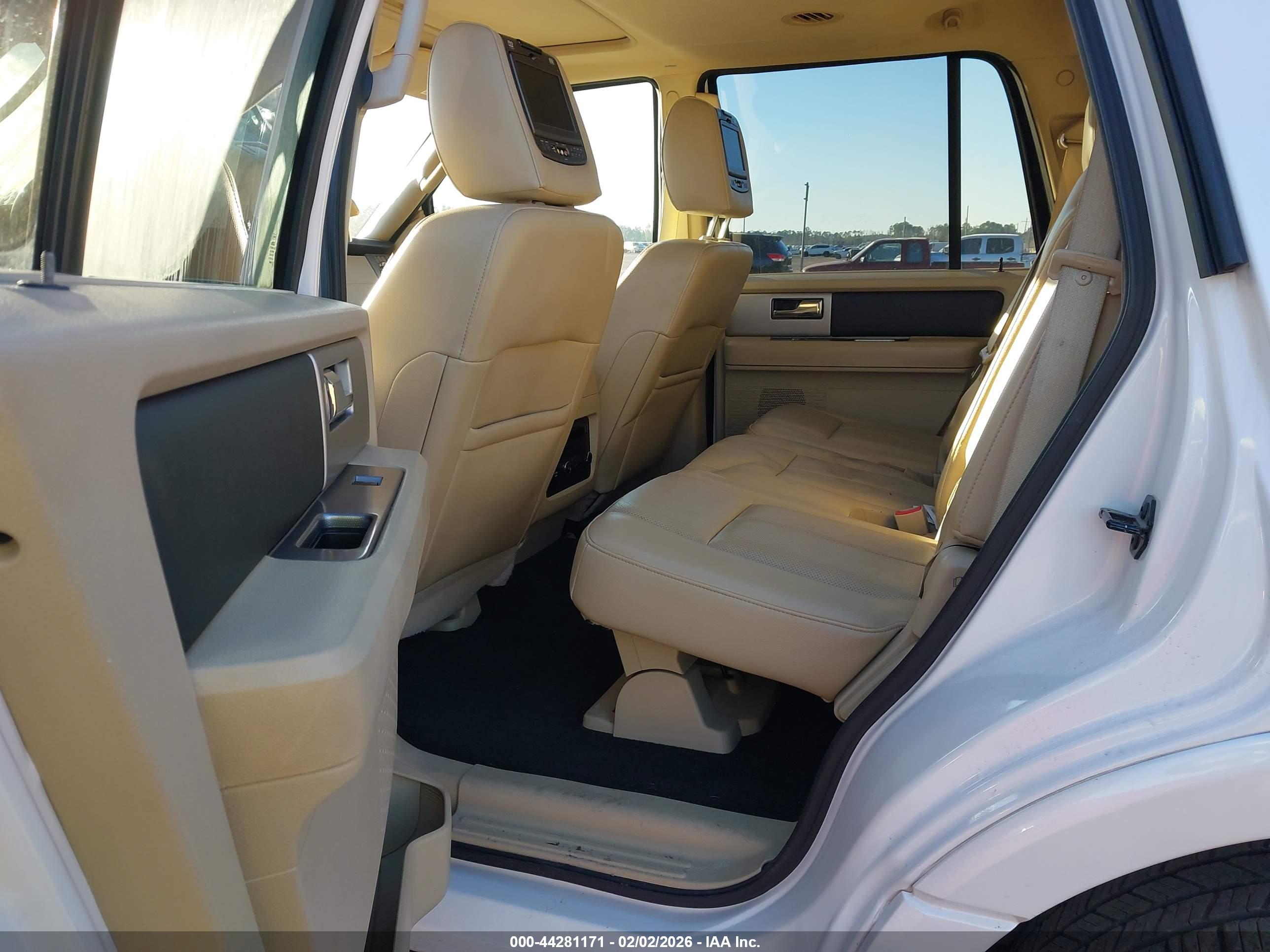 FORD EXPEDITION image 8