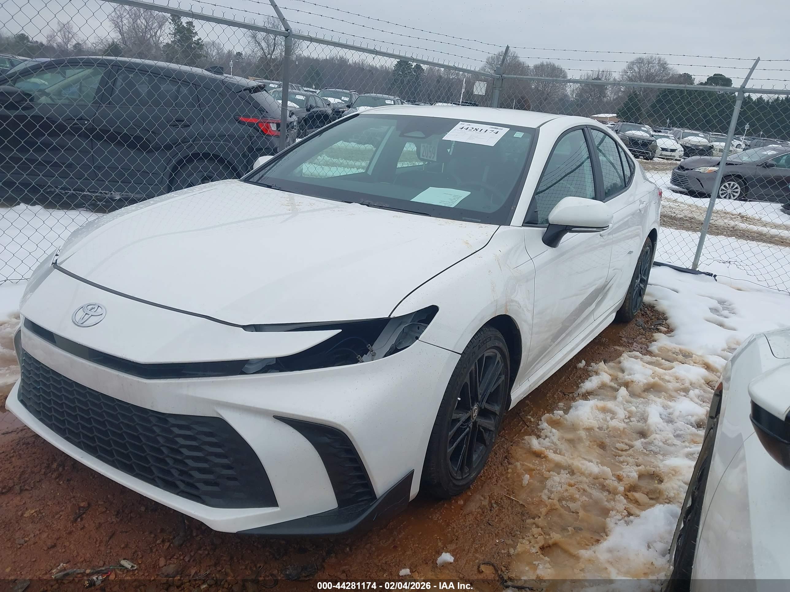 TOYOTA CAMRY image 2