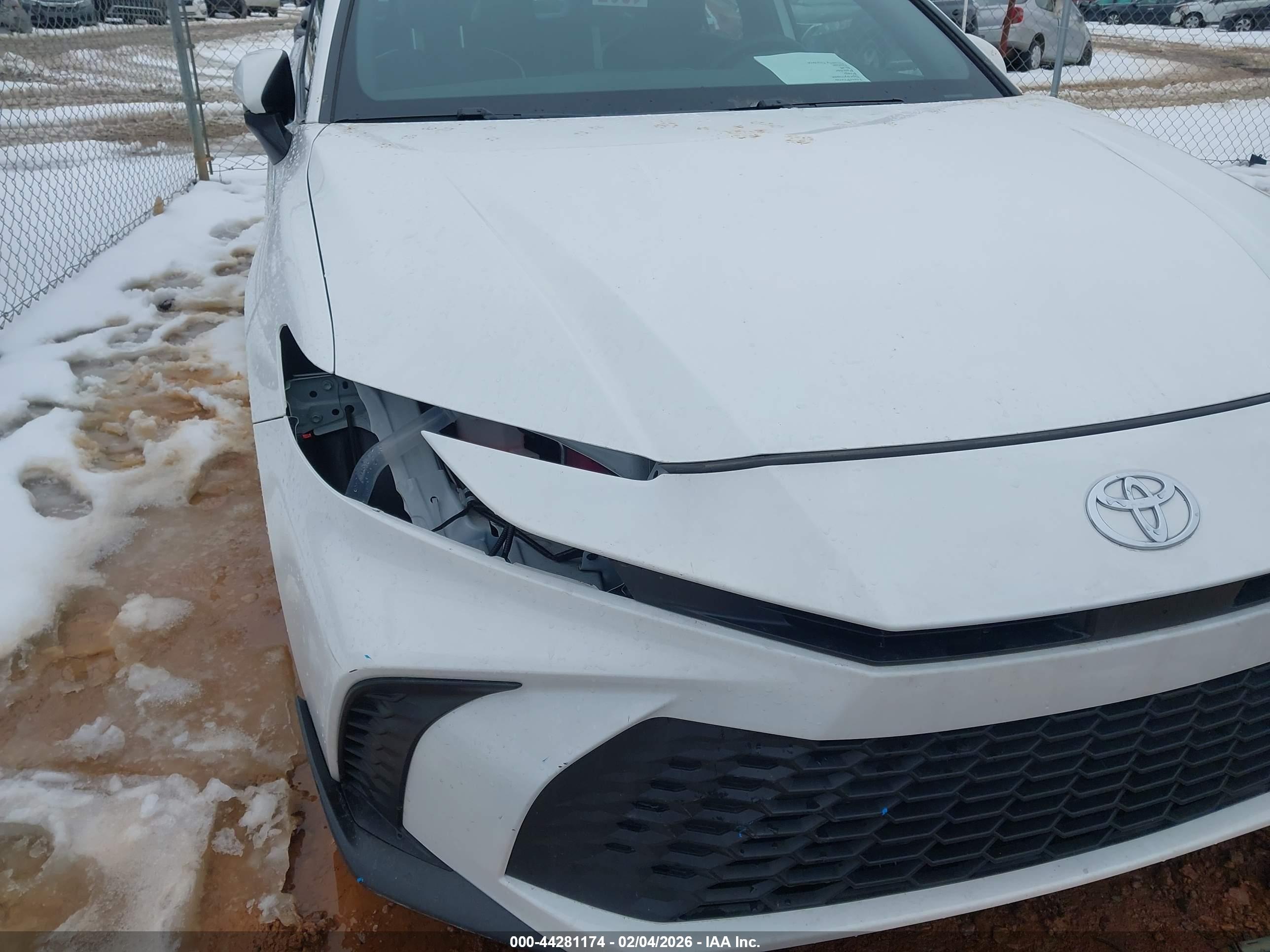 TOYOTA CAMRY image 6